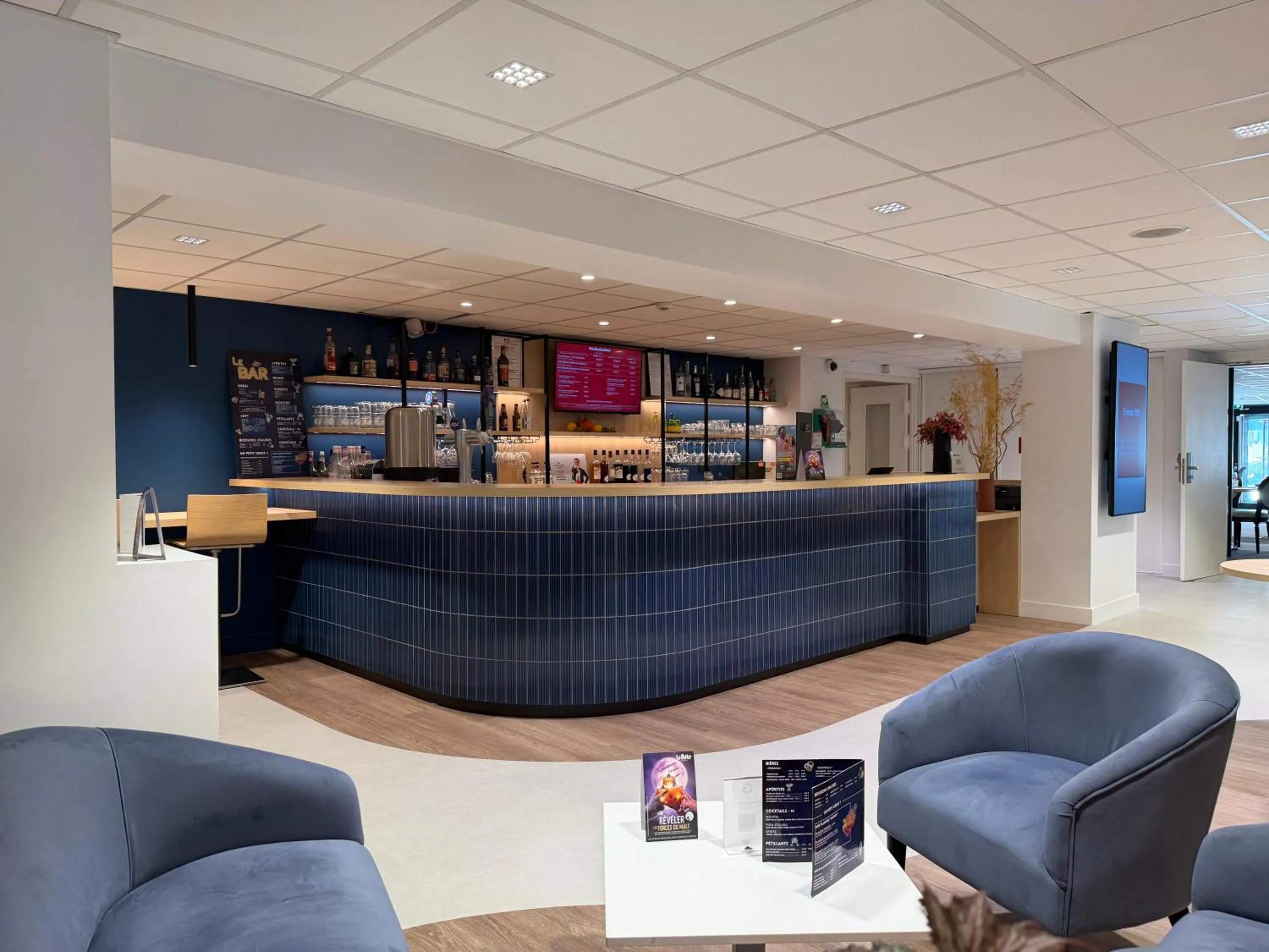 Living room in ibis Rennes Beaulieu