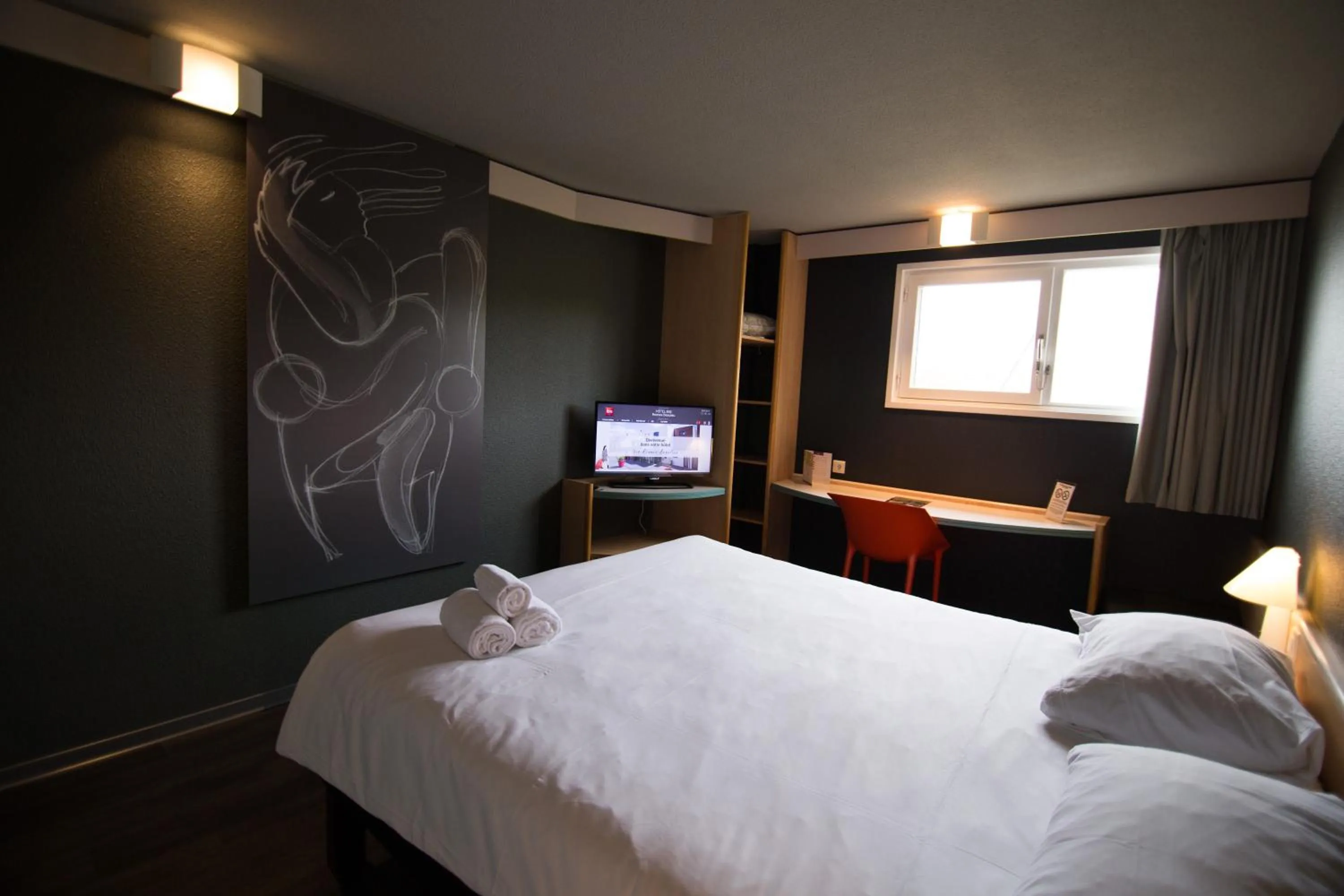 Photo of the whole room, Bed in ibis Rennes Beaulieu