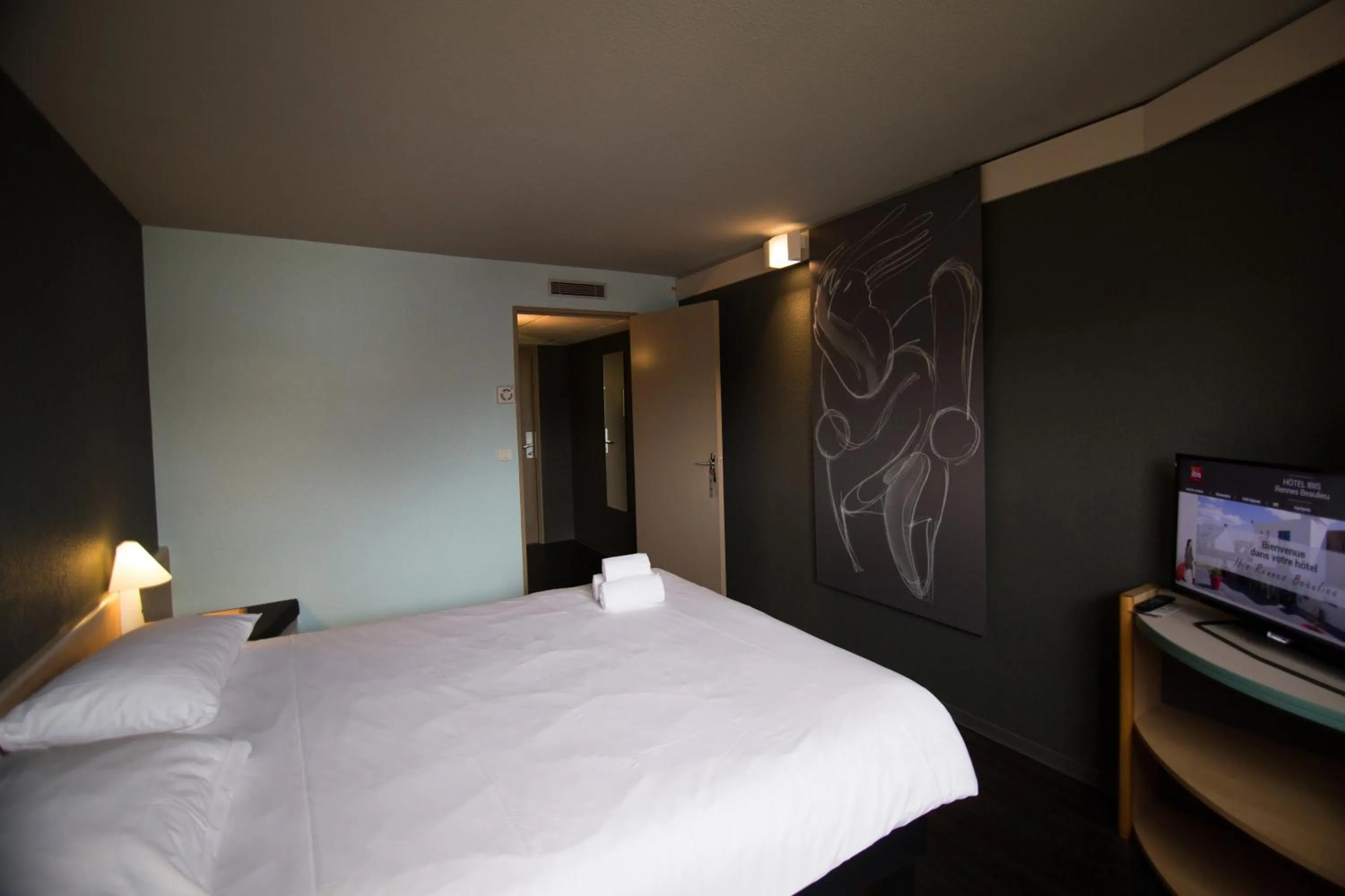 Photo of the whole room, Bed in ibis Rennes Beaulieu