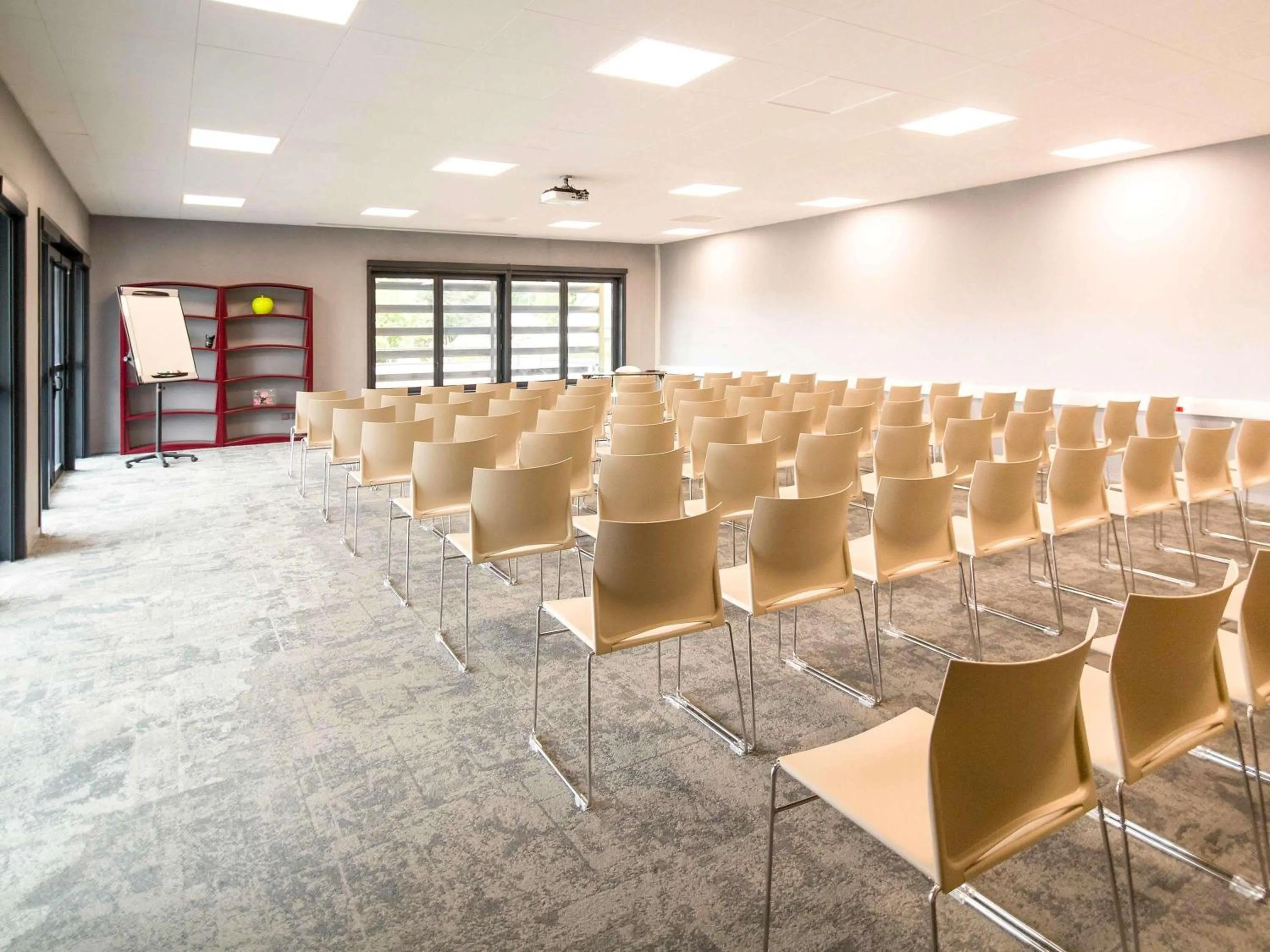 Meeting/conference room in ibis Rennes Beaulieu