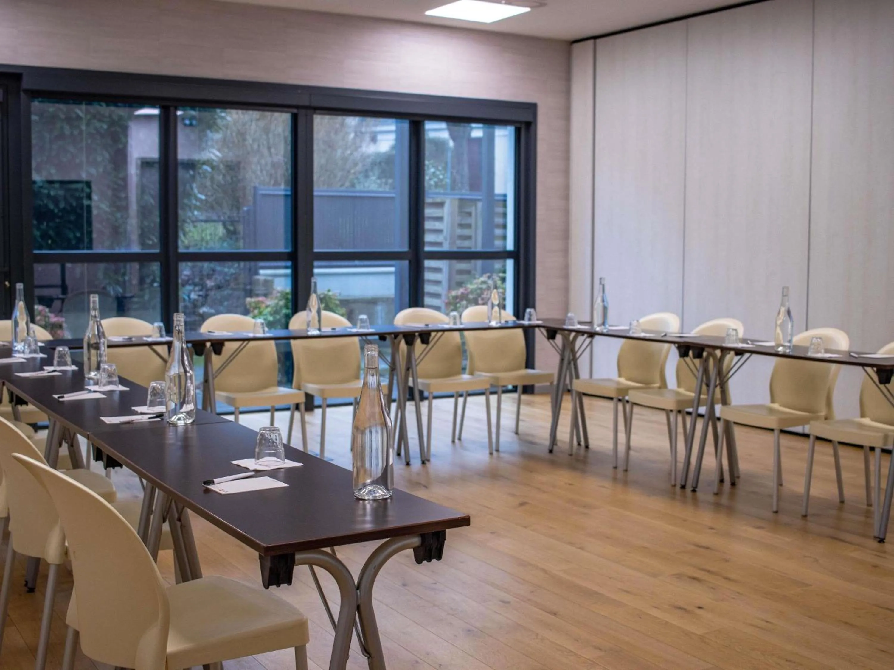 Meeting/conference room in ibis Rennes Beaulieu