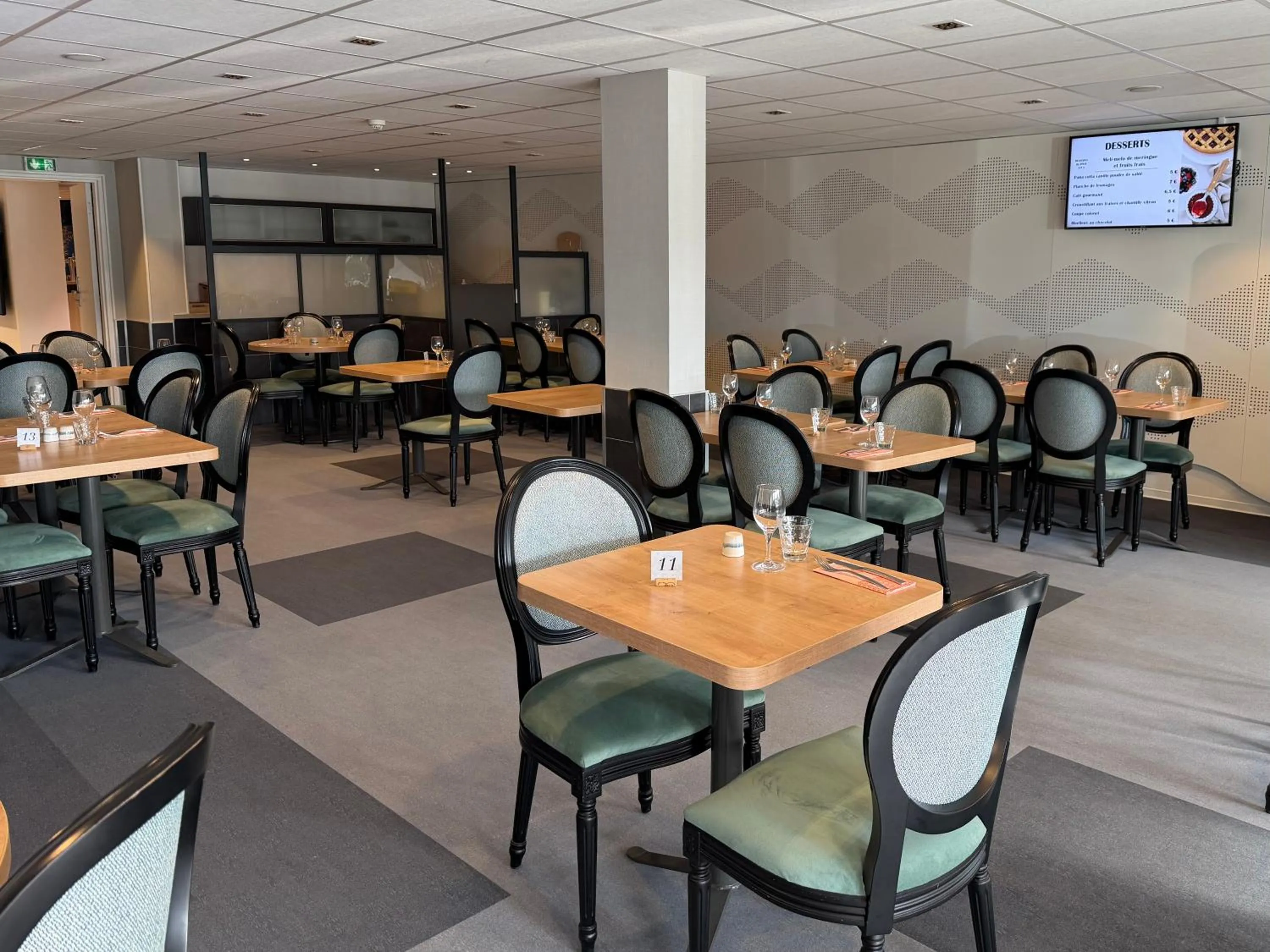 Restaurant/places to eat in ibis Rennes Beaulieu