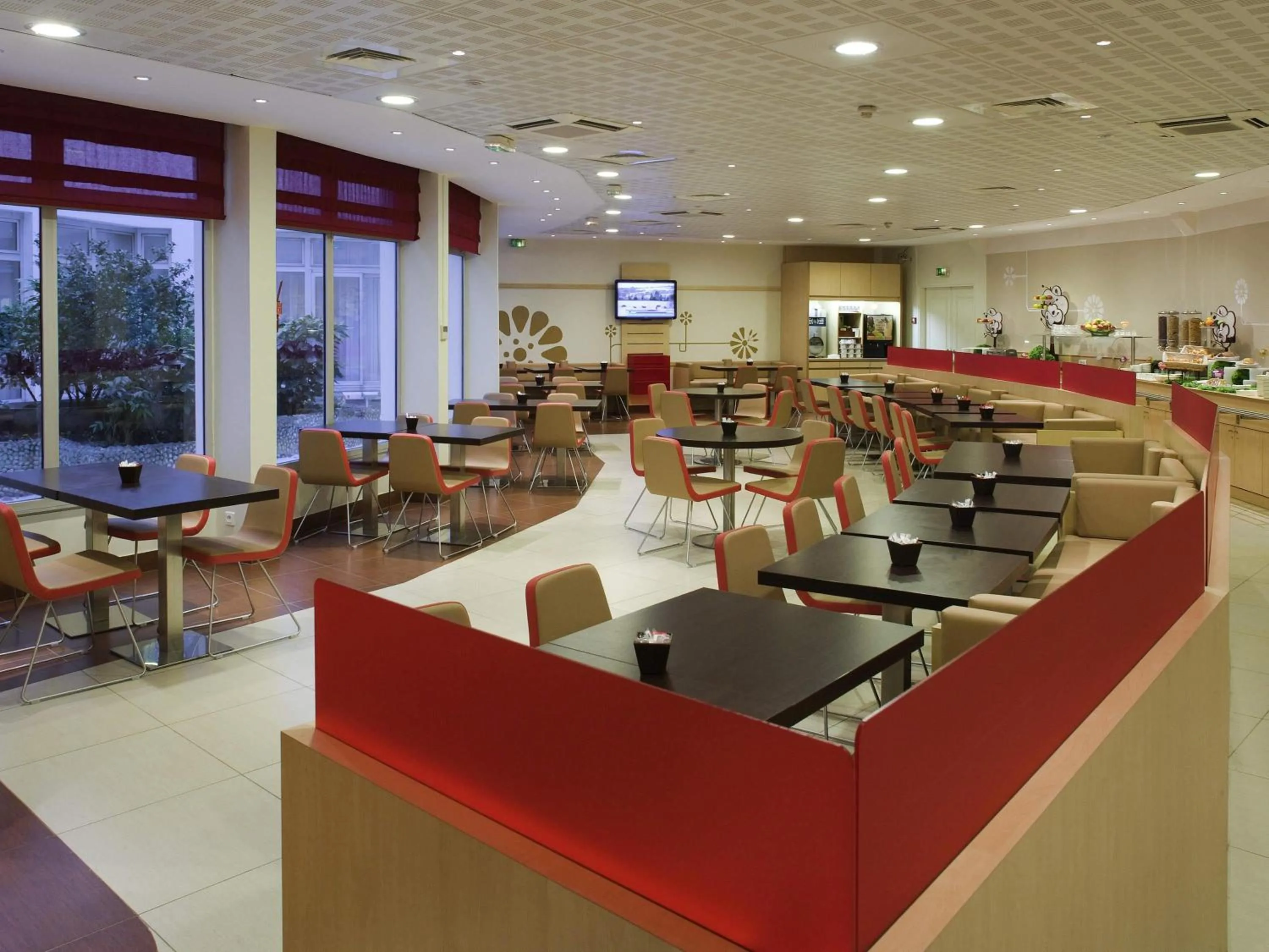 Breakfast in ibis Paris Montmartre Sacré-Coeur