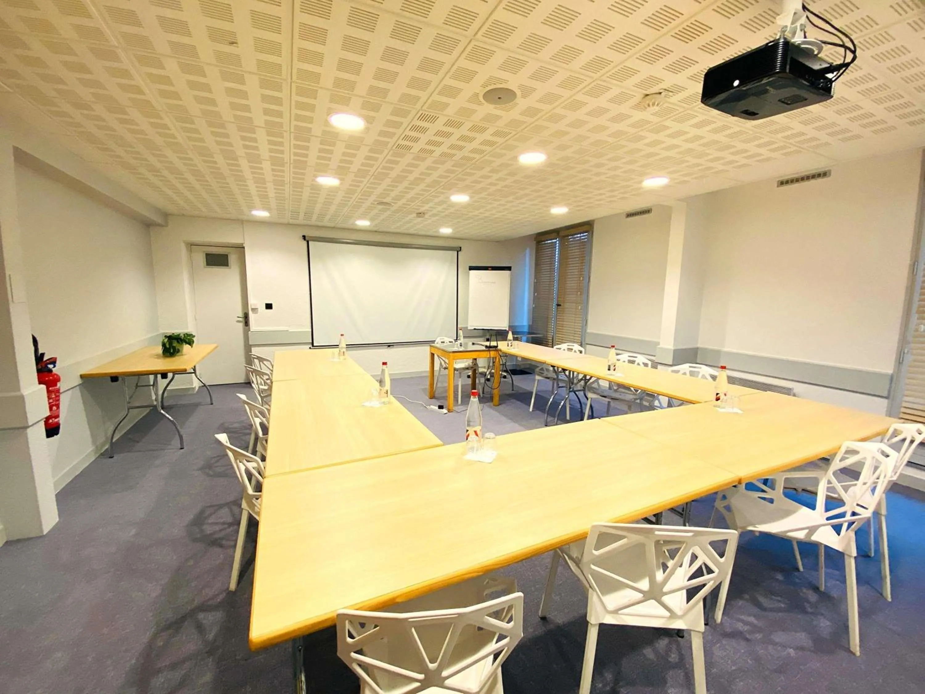 Meeting/conference room in ibis Le Mans Est Pontlieue