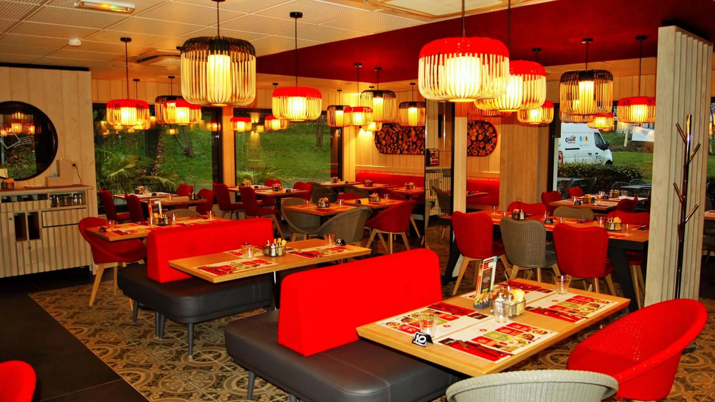 Restaurant/places to eat in ibis Le Mans Est Pontlieue
