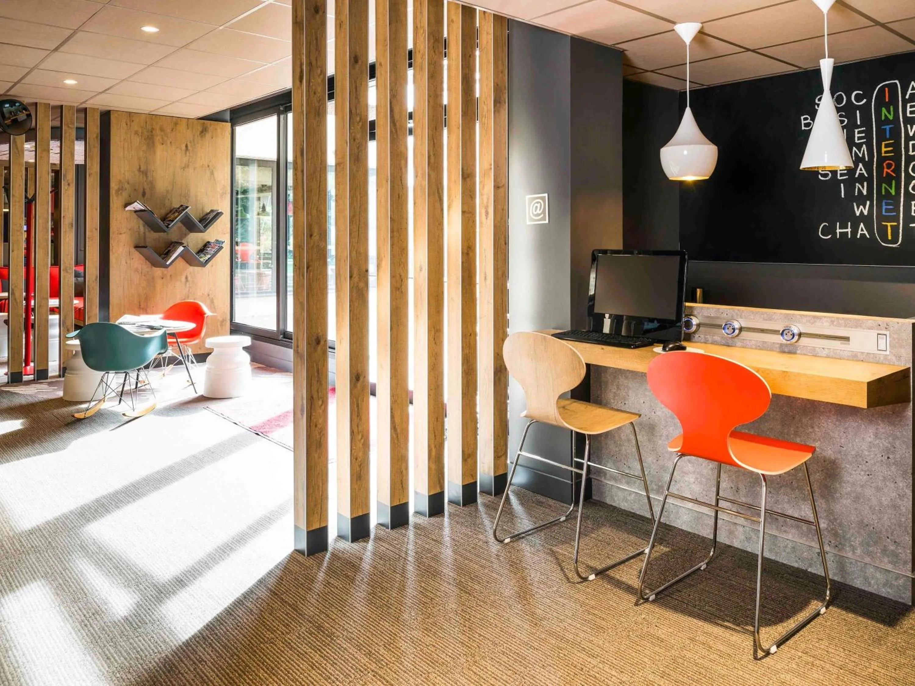 Property building in ibis Paris Pont de Suresnes Longchamp