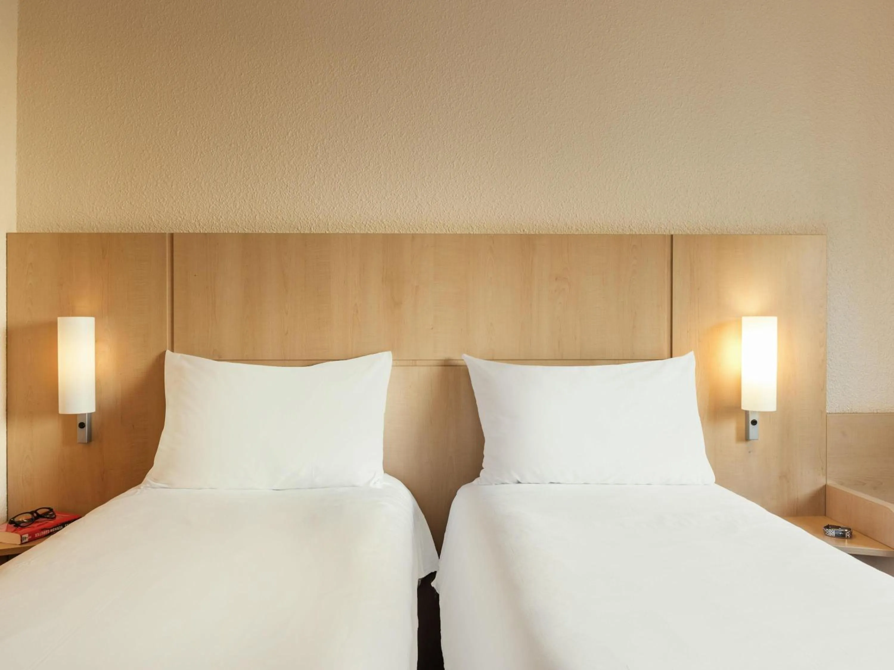 Other, Bed in ibis Paris la Défense Esplanade