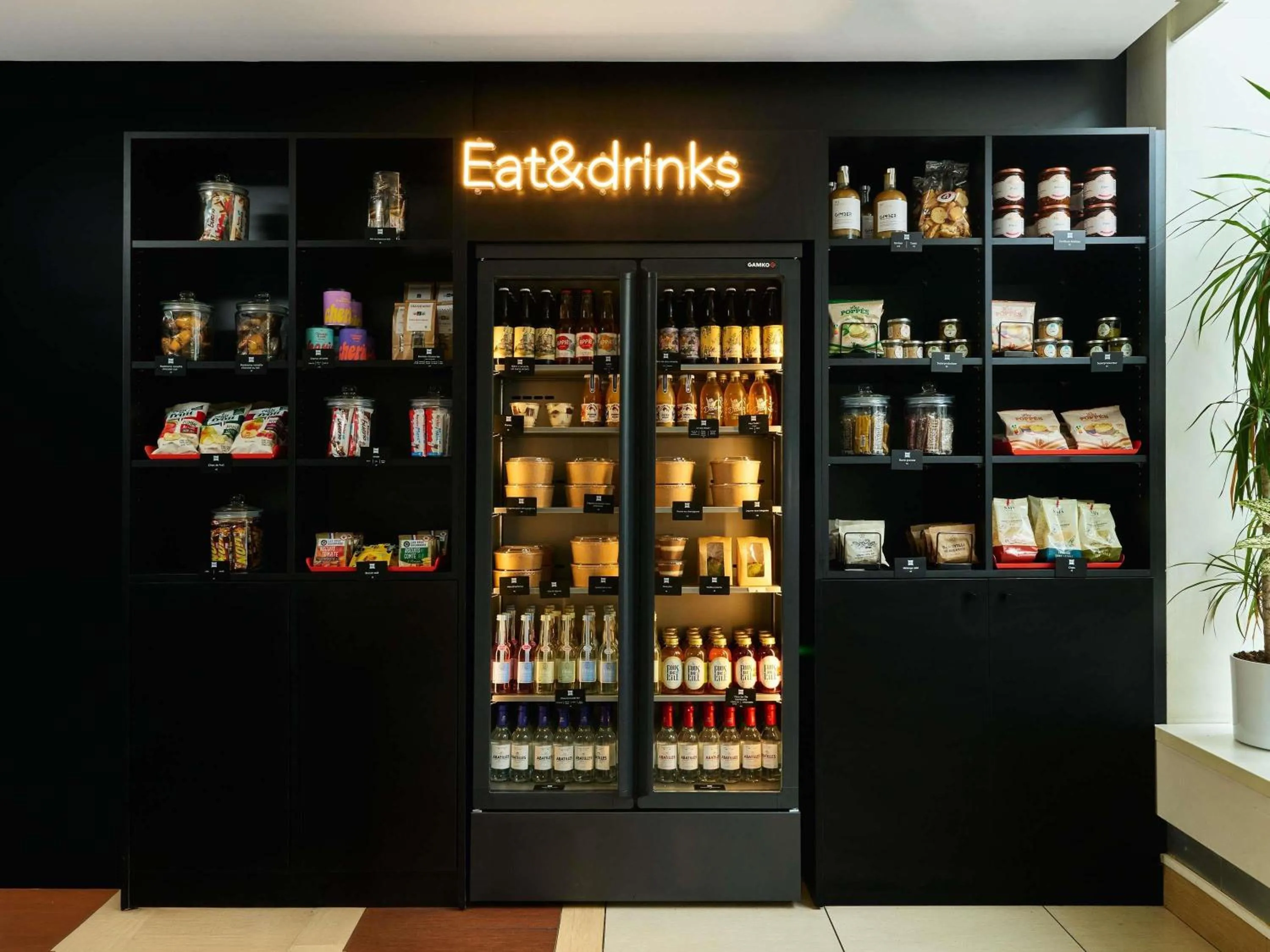 Lounge or bar in ibis Paris la Défense Esplanade