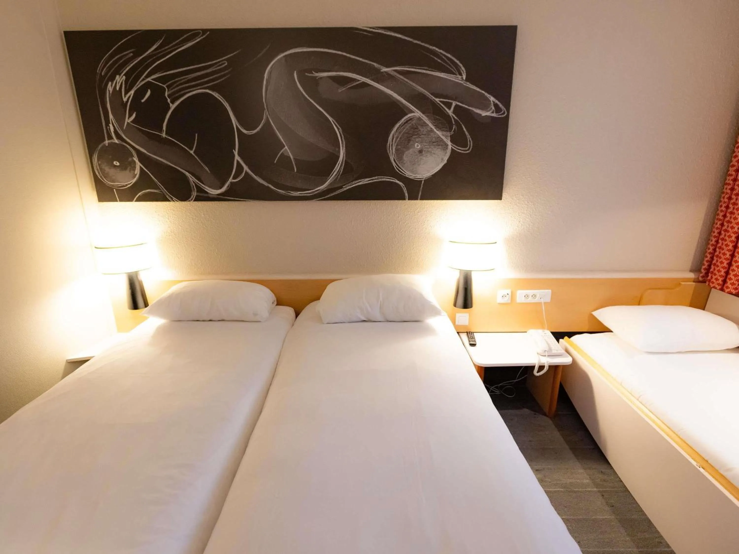 Bedroom, Bed in ibis Besançon Centre la City