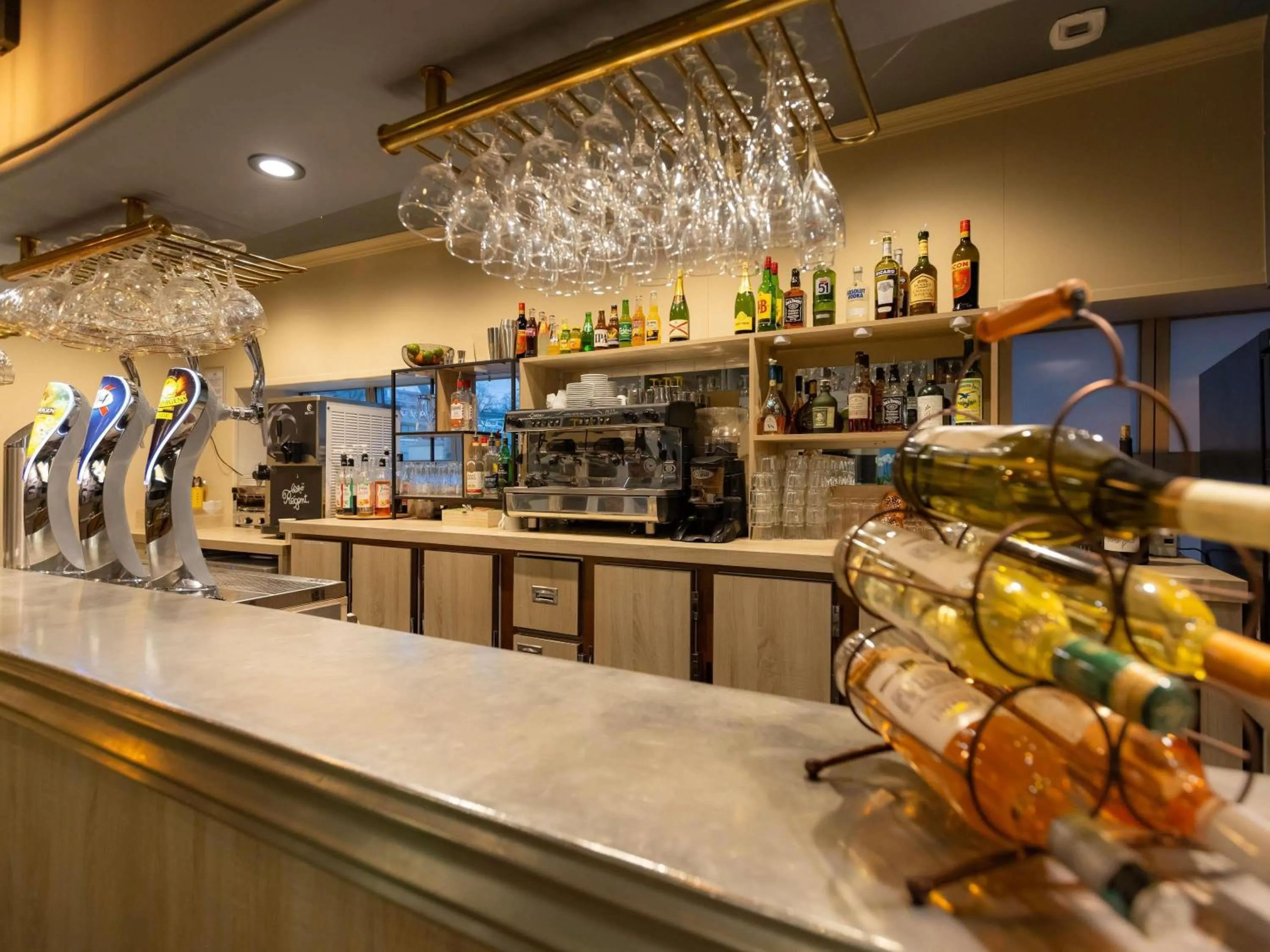 Lounge or bar in ibis Besançon Centre la City