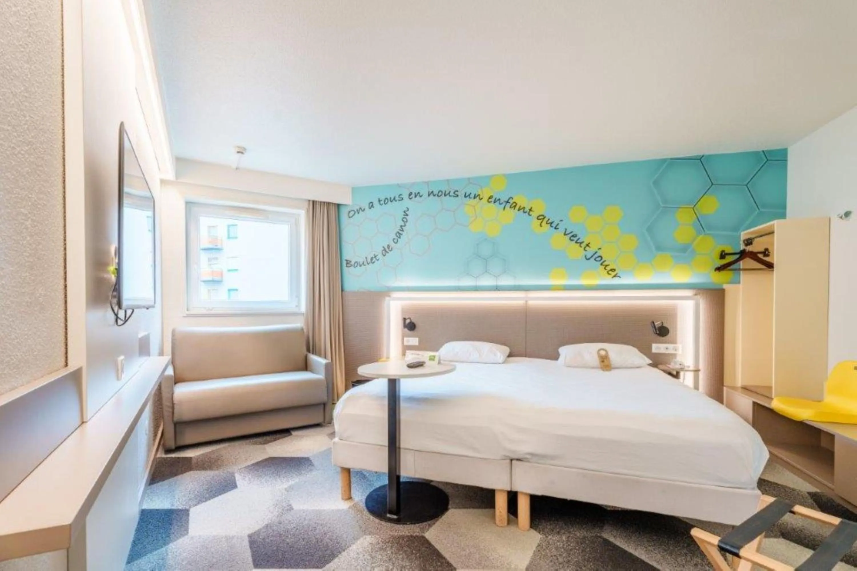 Photo of the whole room, Bed in ibis Styles Strasbourg Stade de la Meinau