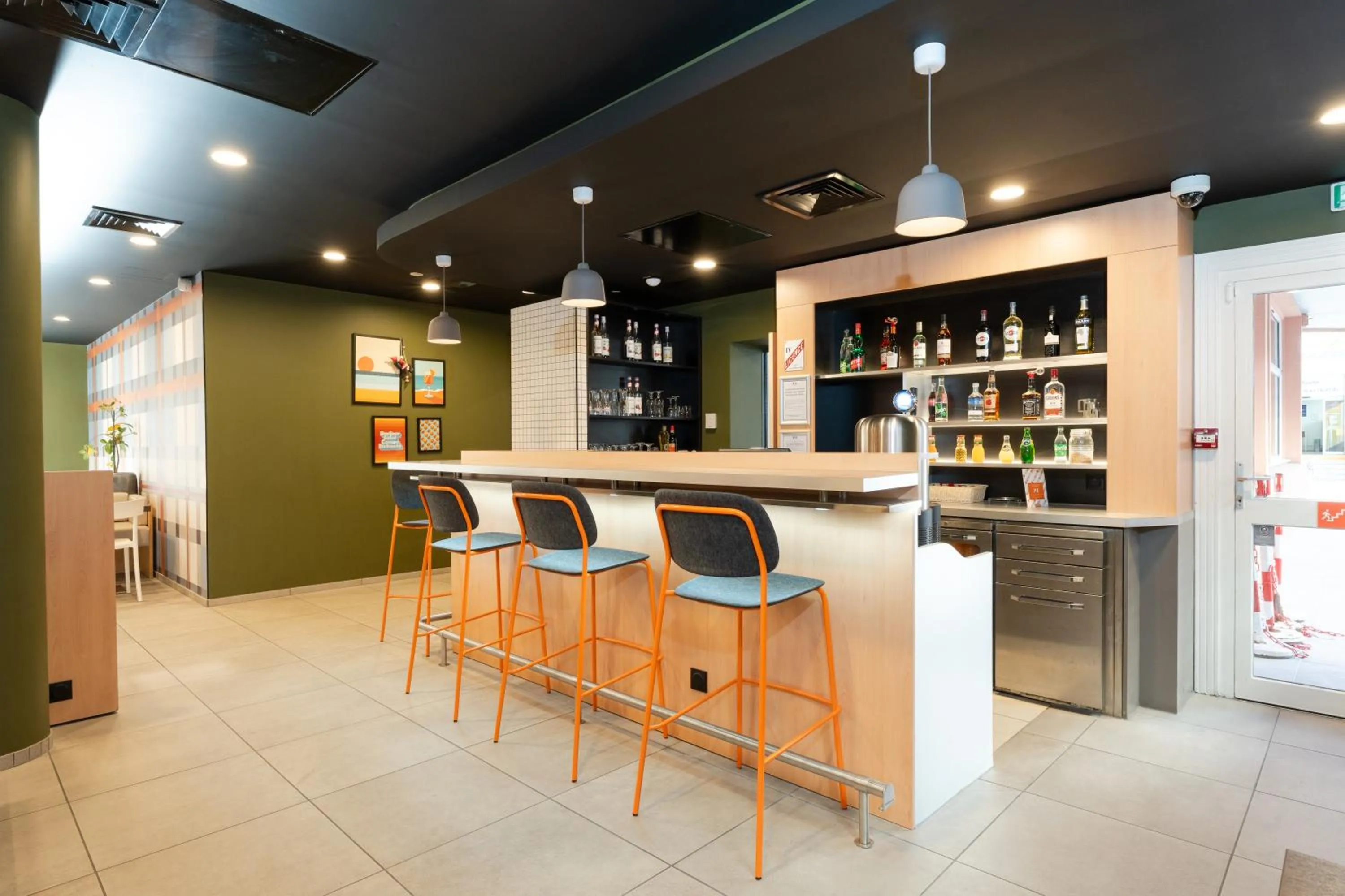 Restaurant/places to eat in easyHotel Nice Old Town