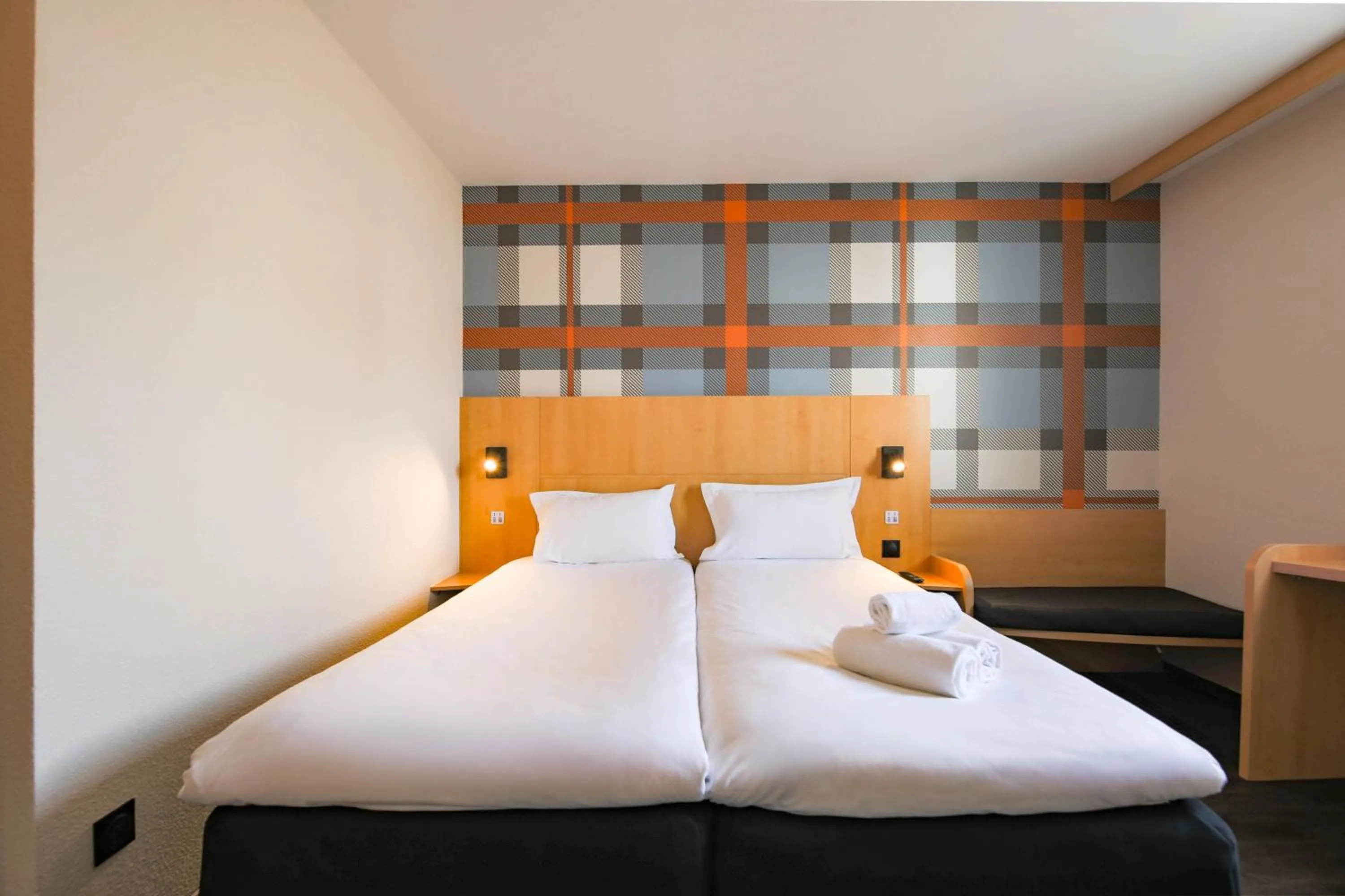 Bed in easyHotel Nice Old Town