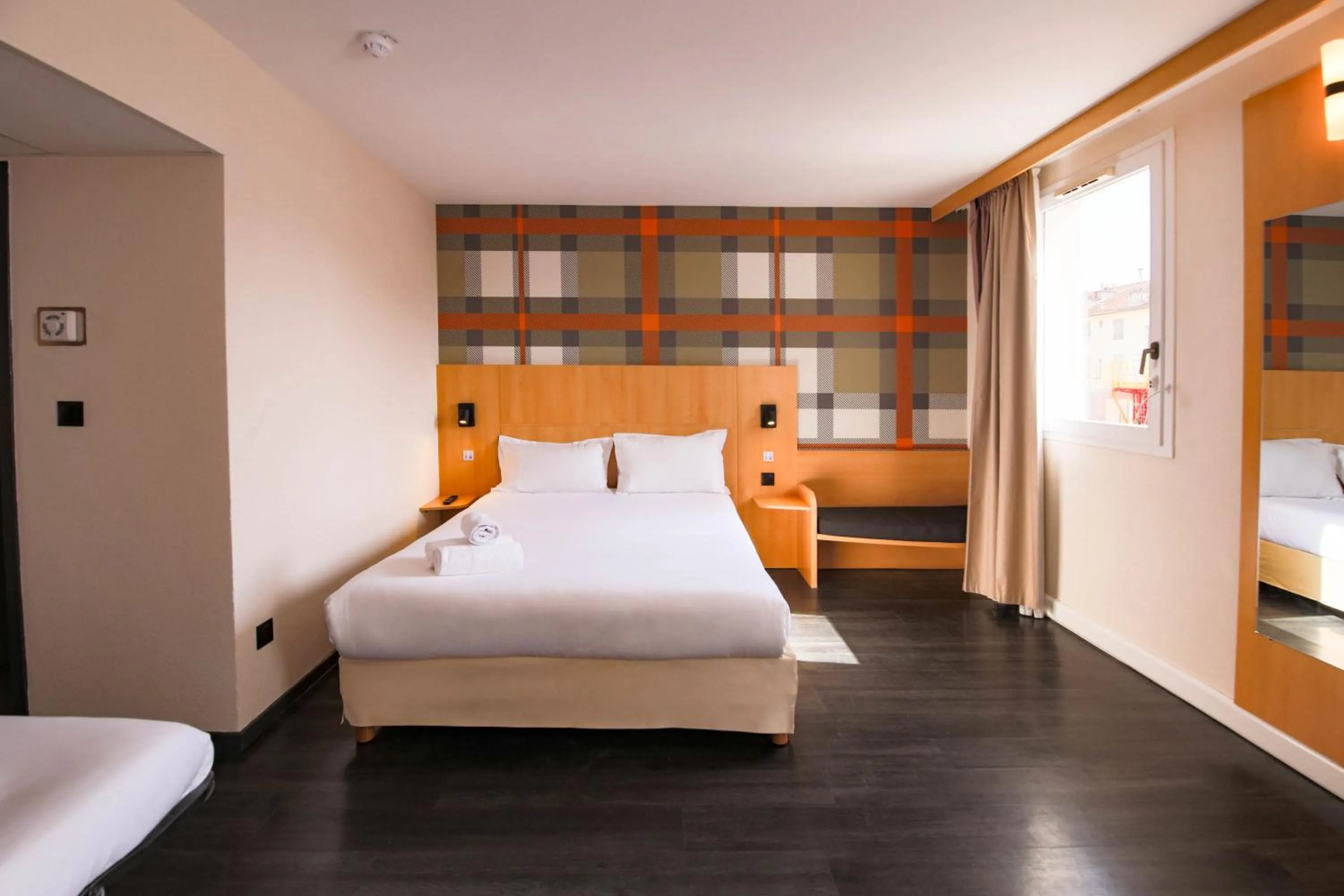 Bedroom, Bed in easyHotel Nice Old Town