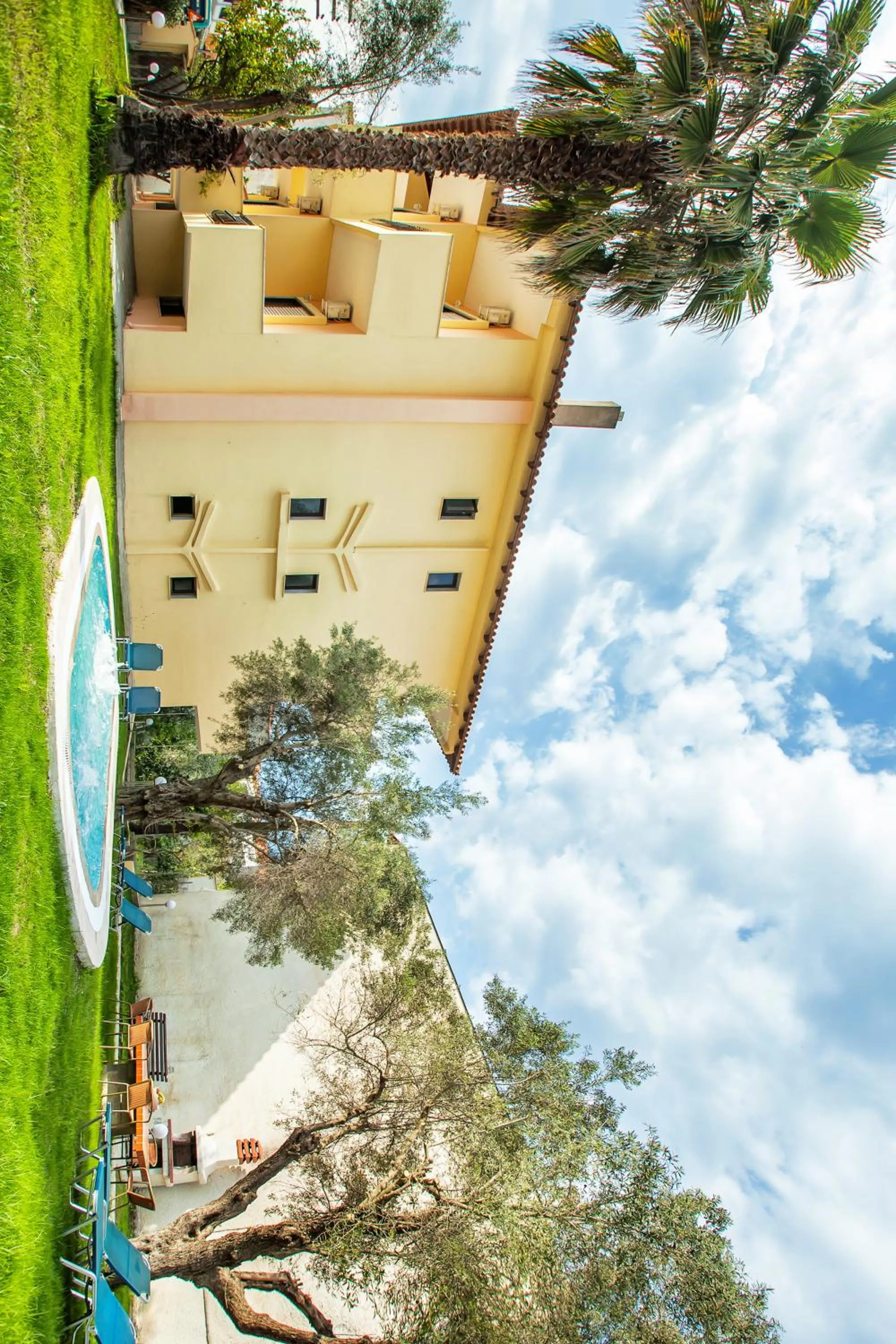 Swimming pool in Lemon Garden