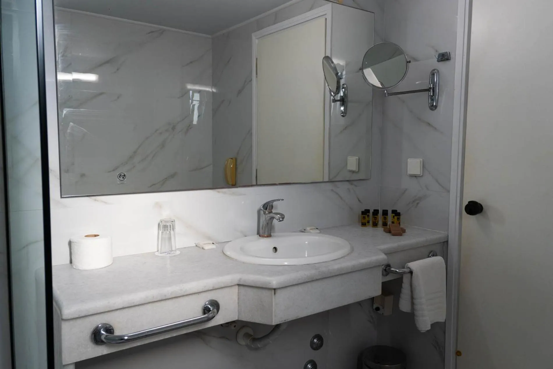 Bathroom in Rethymno Mare Royal & Water Park