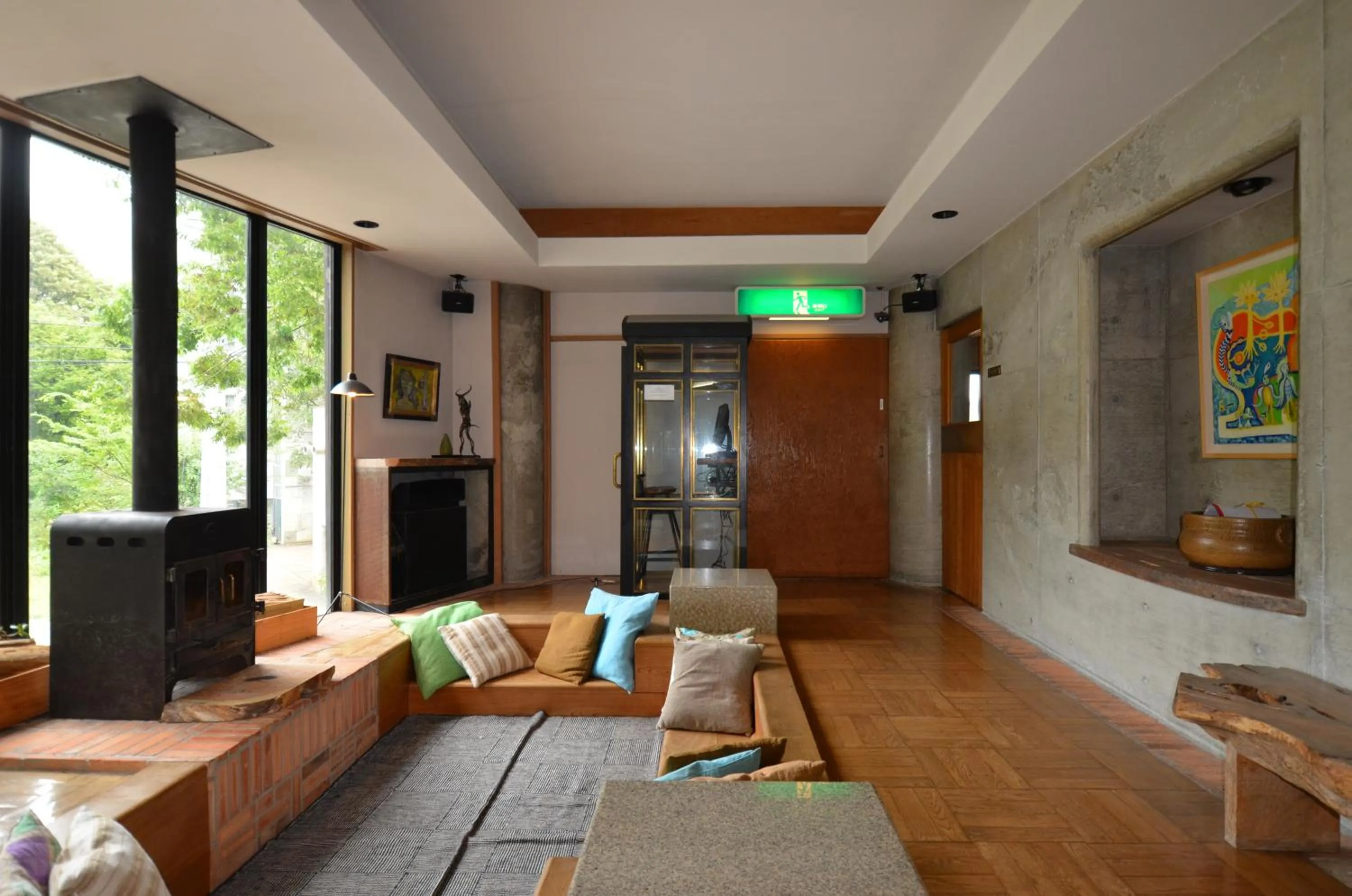 Communal lounge/ TV room in the Kinta Naeba