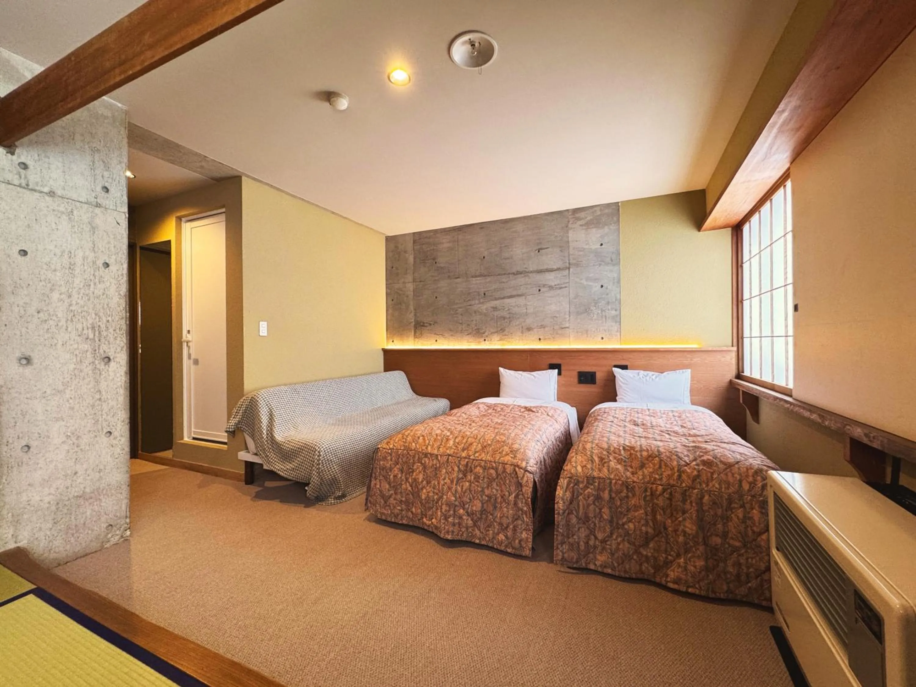 Photo of the whole room, Bed in the Kinta Naeba