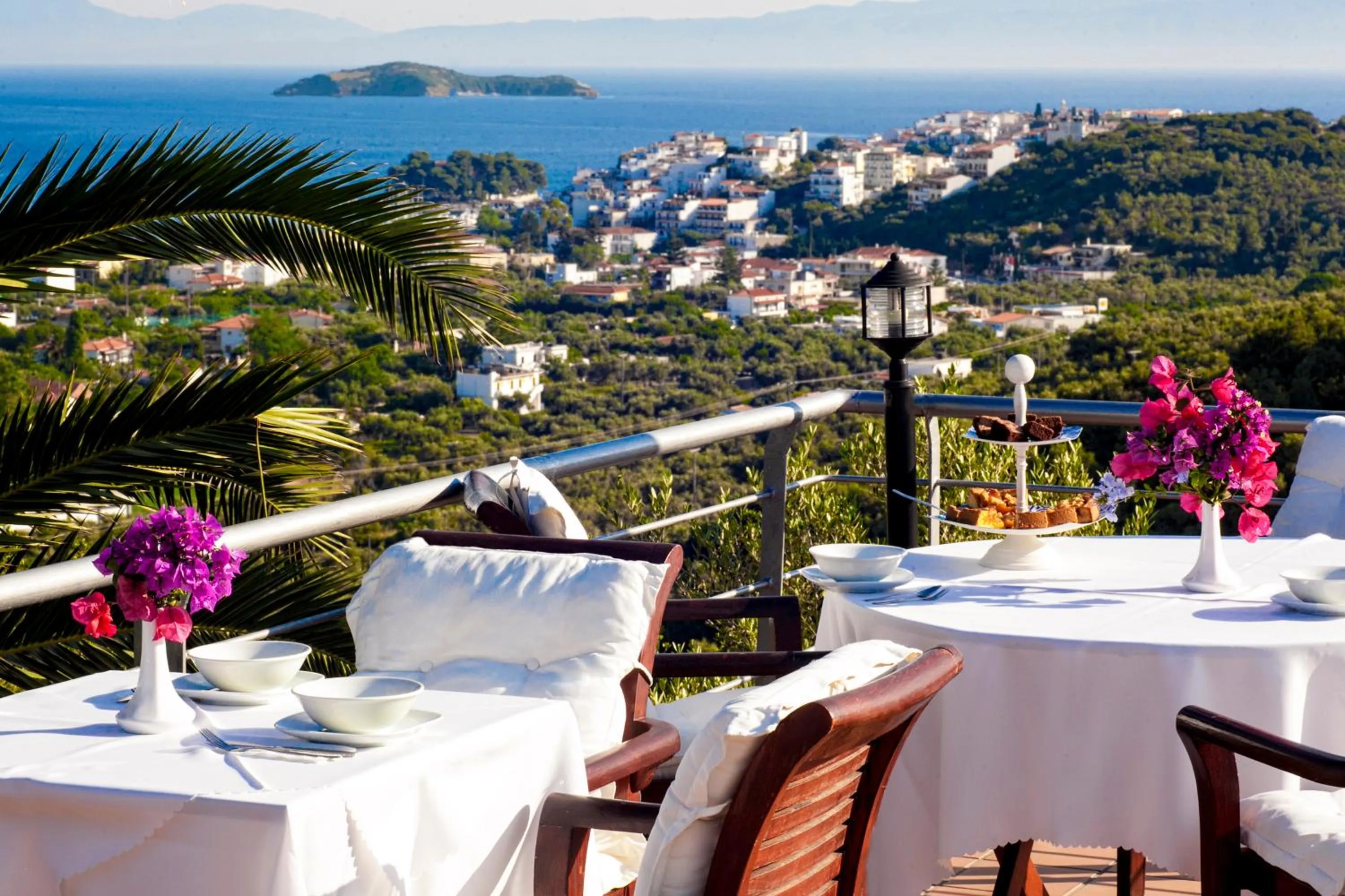 Lounge or bar in Vigles Sea View, Philian Hotels and Resorts