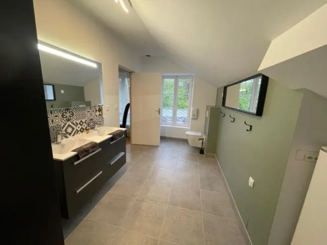 Bathroom in Hôtel Le Bayeux