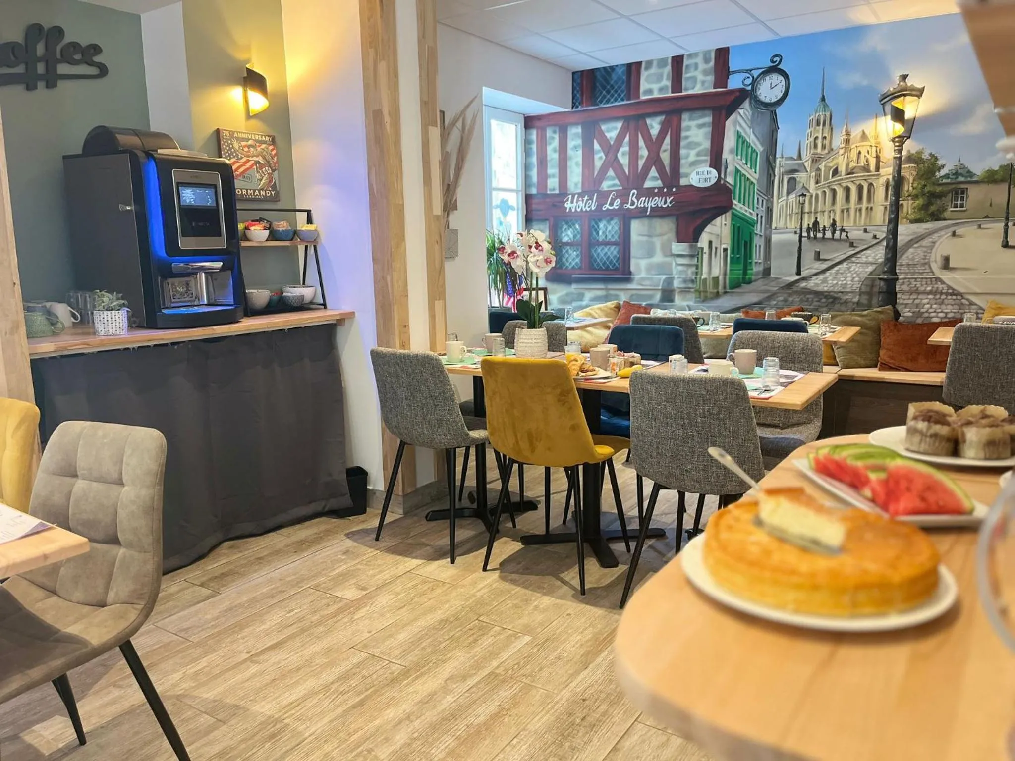 Breakfast in Hôtel Le Bayeux