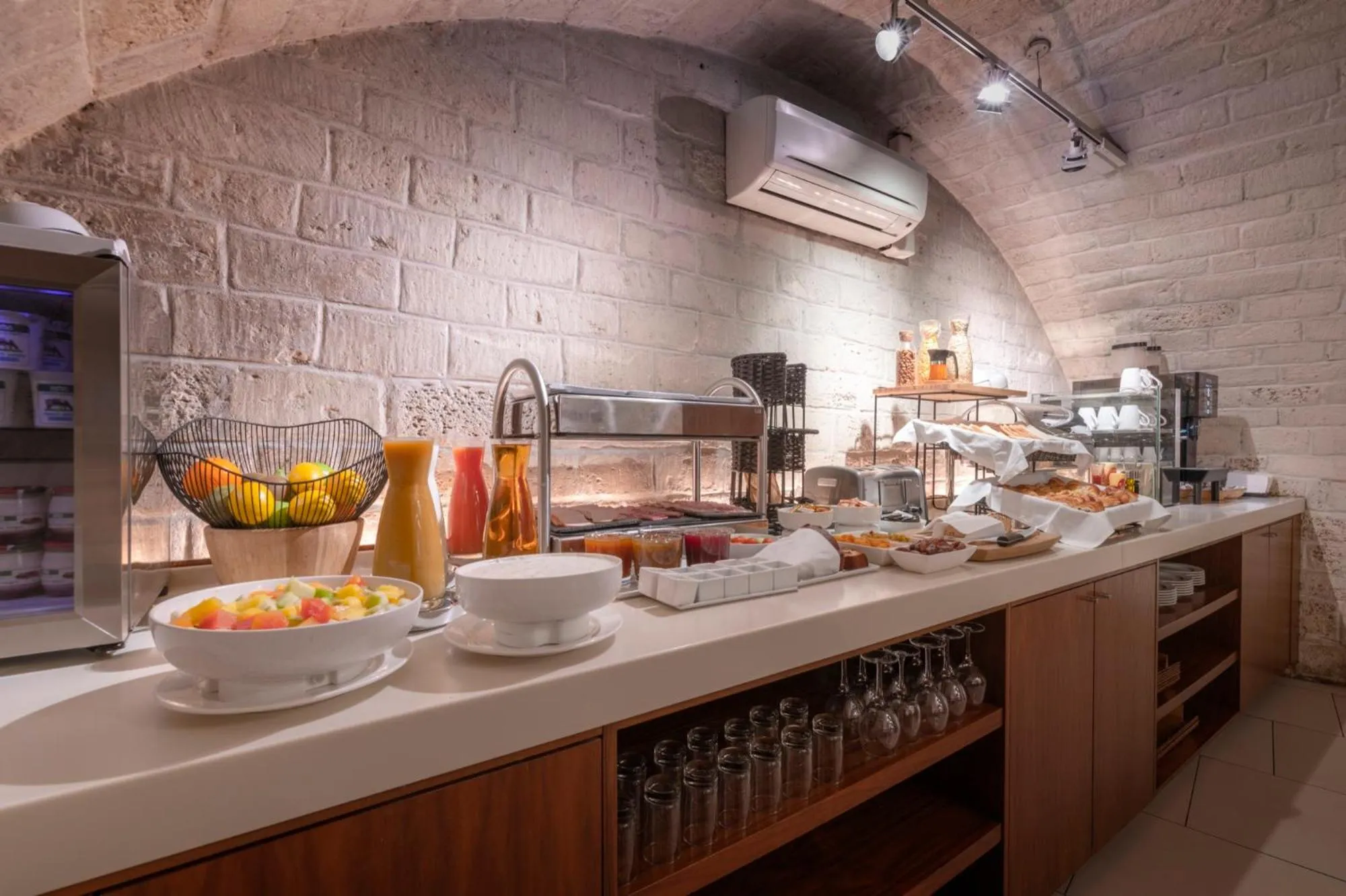 Buffet breakfast in 9Hotel Opera