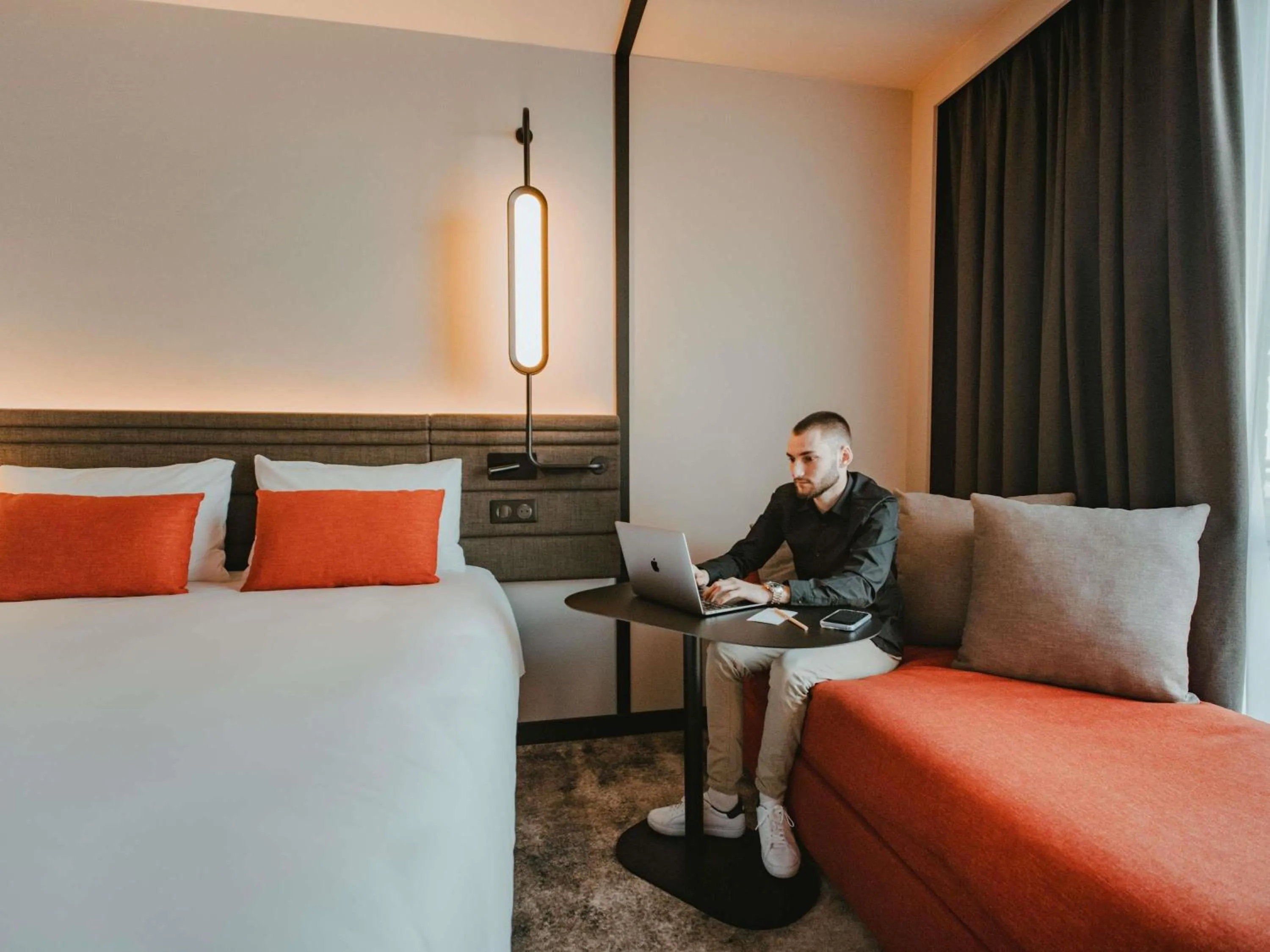 Bedroom in Novotel Lens Noyelles