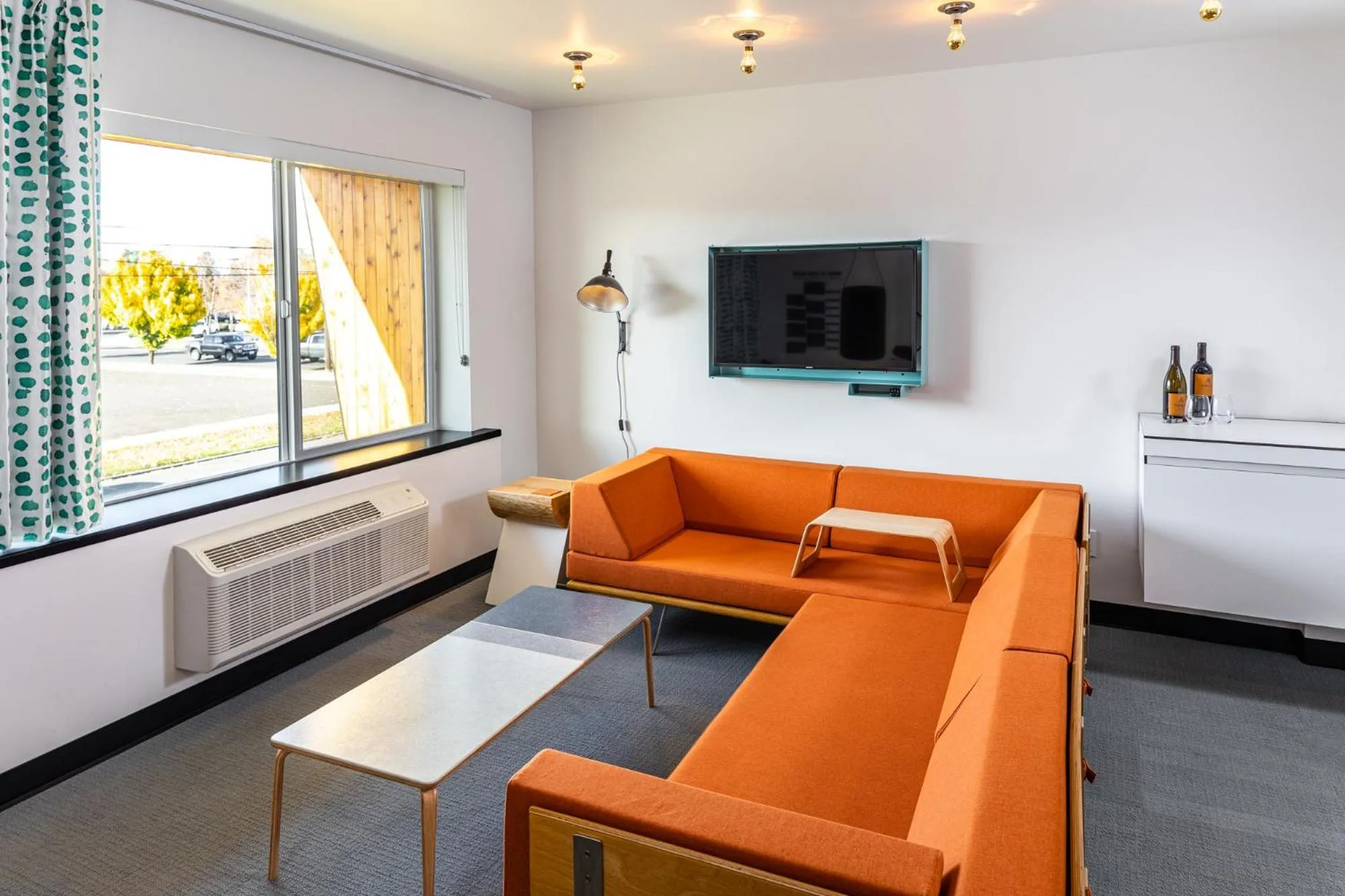 Living room, Bed in The FINCH