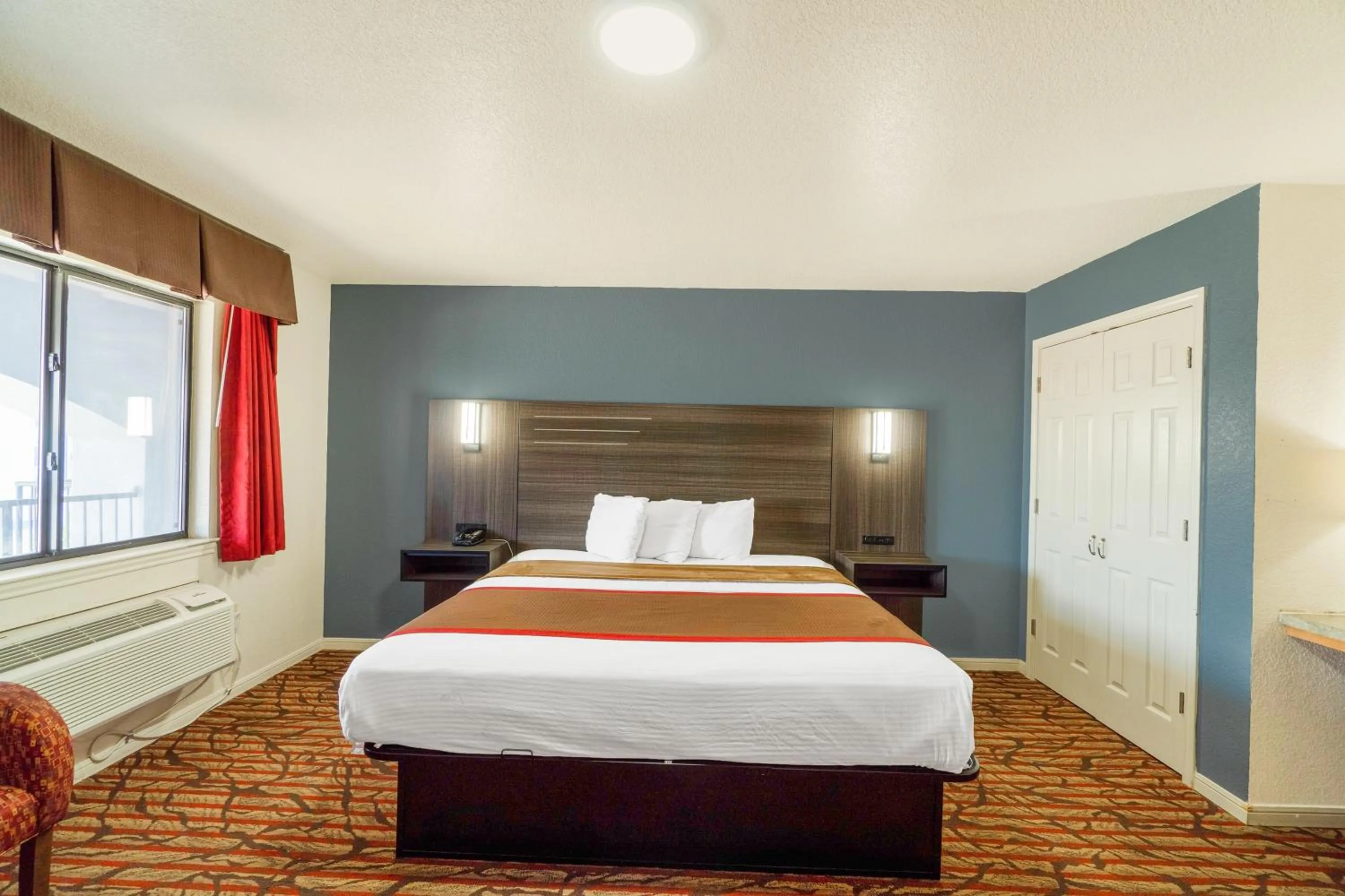 Bedroom in High Five Inn By OYO Killeen