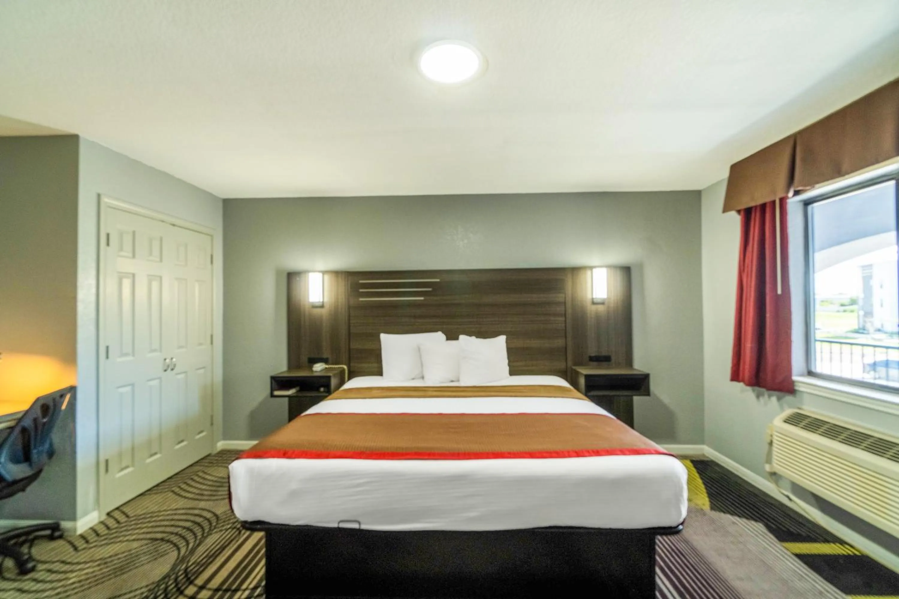 Bedroom in High Five Inn By OYO Killeen