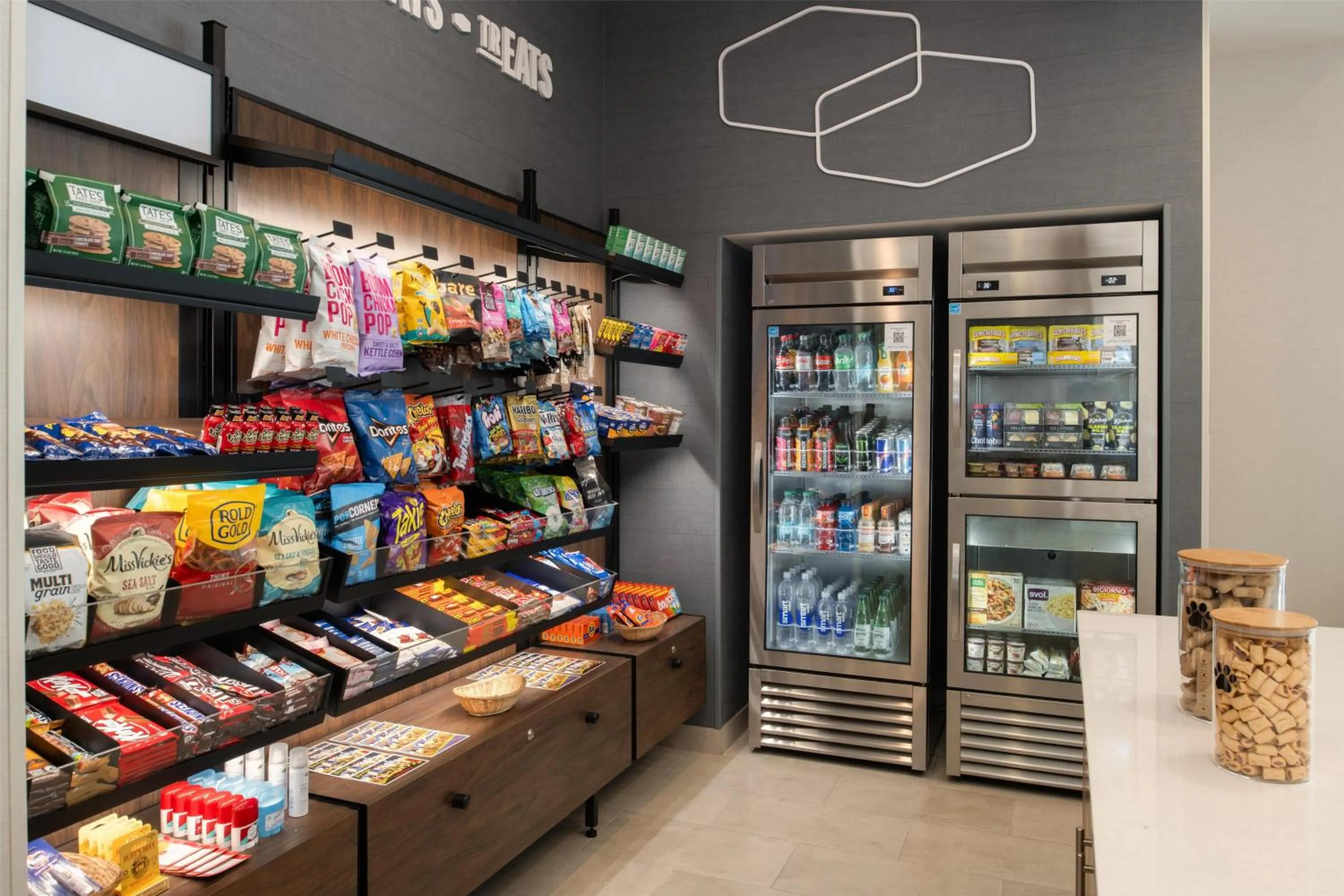 On-site shops in Hampton Inn by Hilton North Hollywood