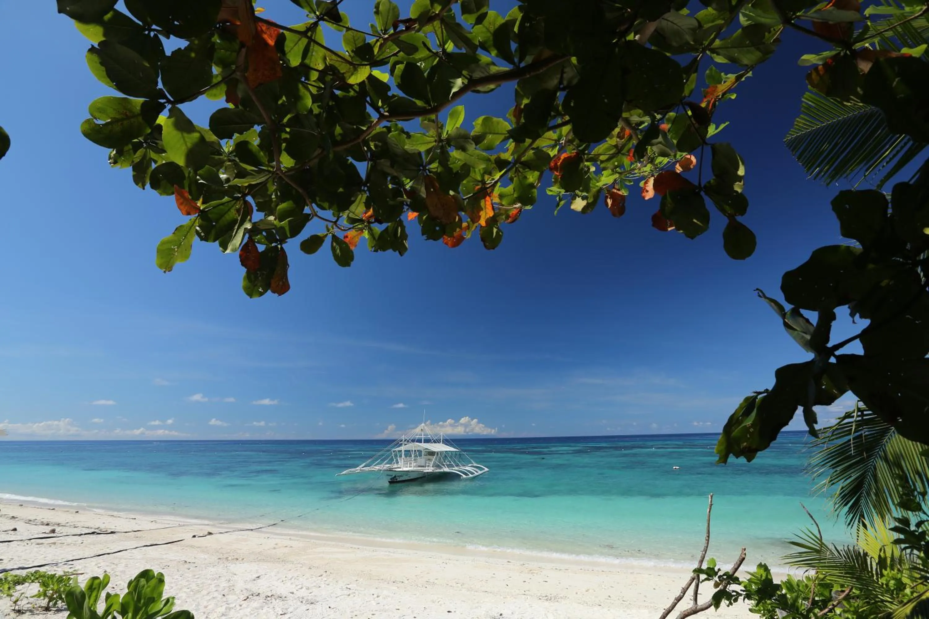 Beach in Amun Ini Beach Resort & Spa