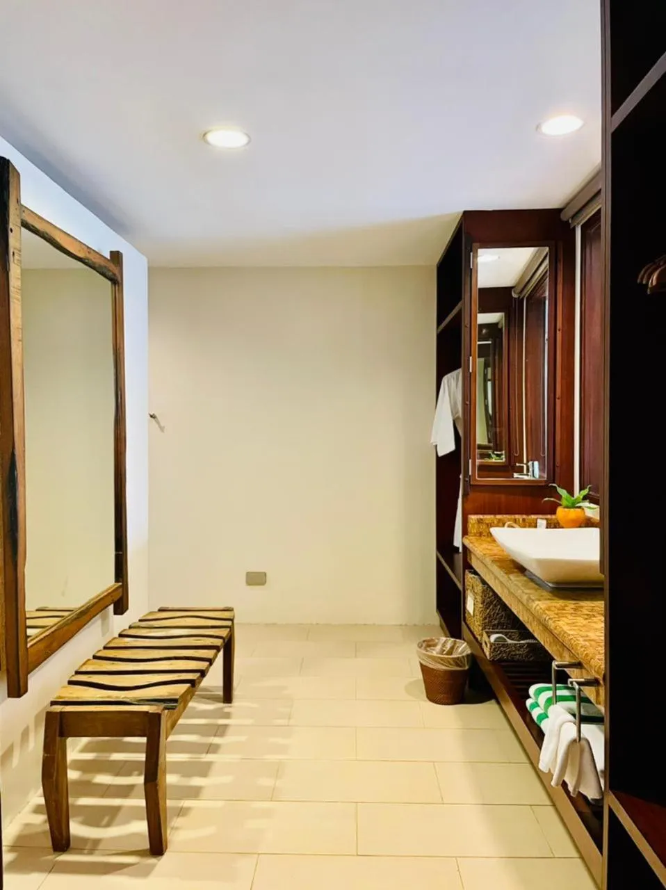 Bathroom in Amun Ini Beach Resort & Spa