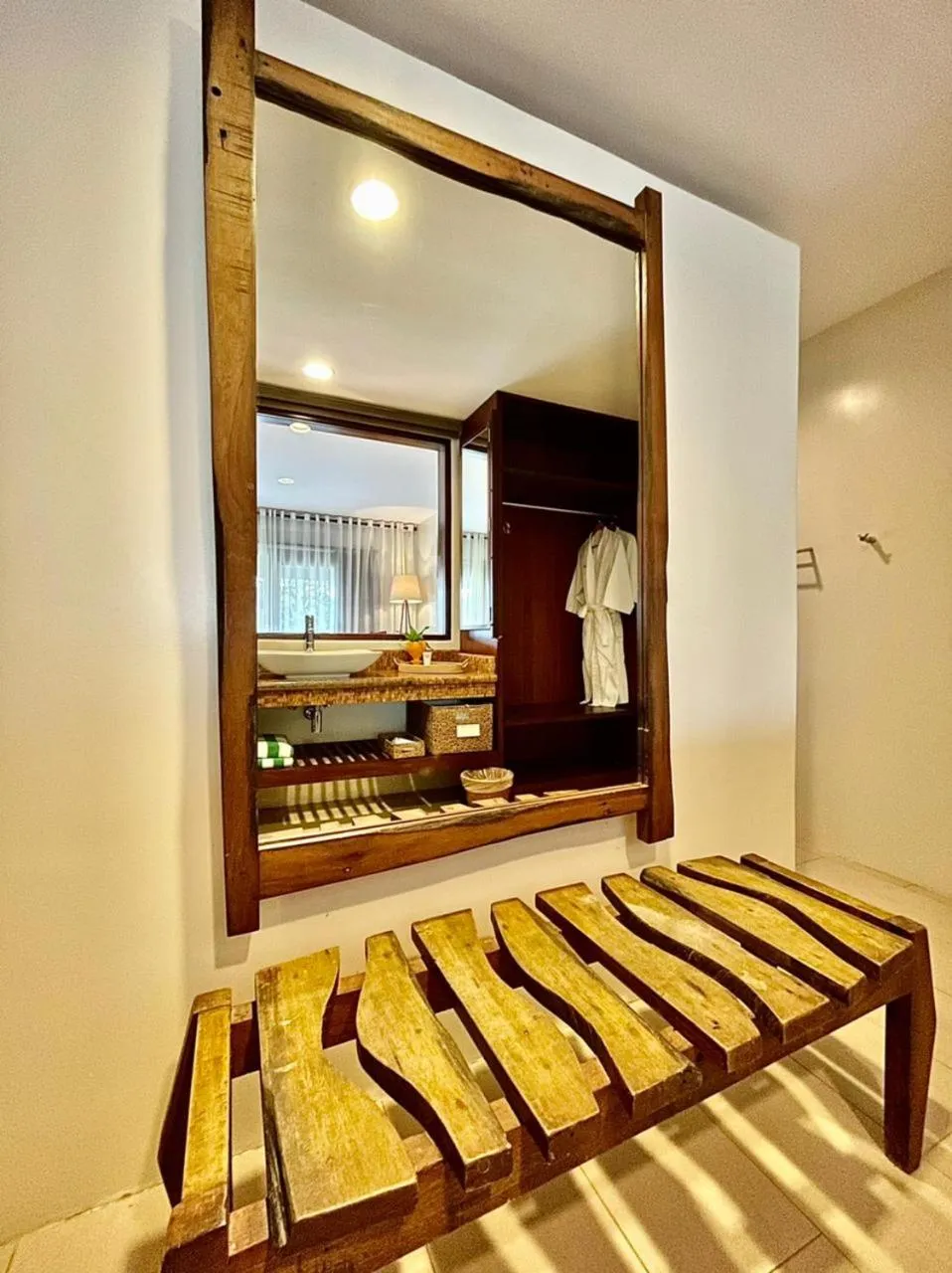 Bathroom, Bed in Amun Ini Beach Resort & Spa
