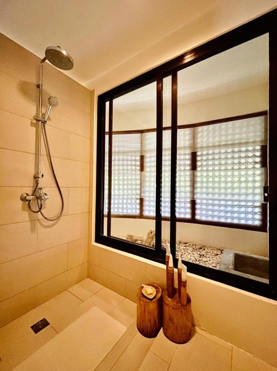 Shower in Amun Ini Beach Resort & Spa