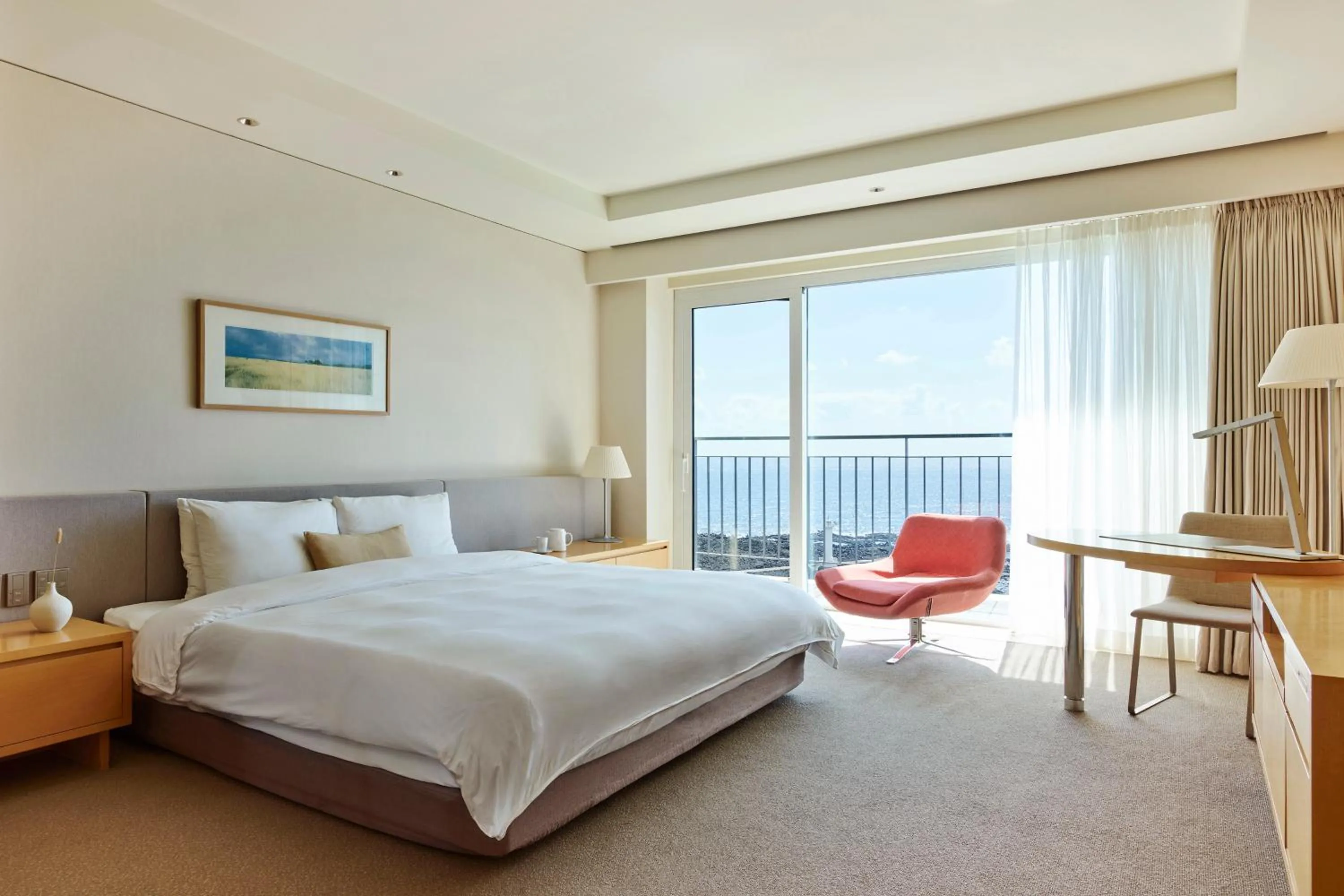 Property building, Bed in Haevichi Hotel & Resort Jeju