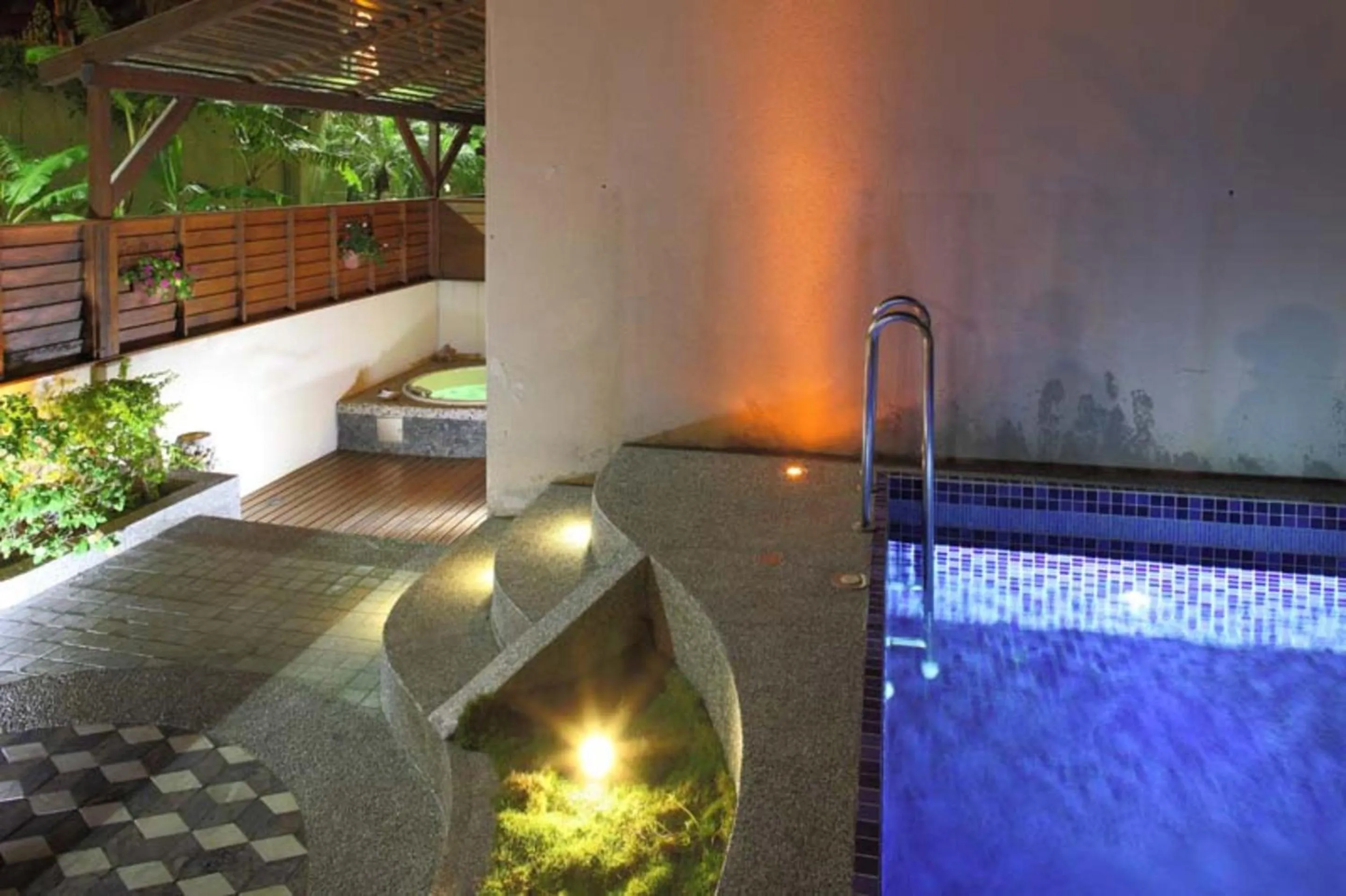 Other in Howard Villa