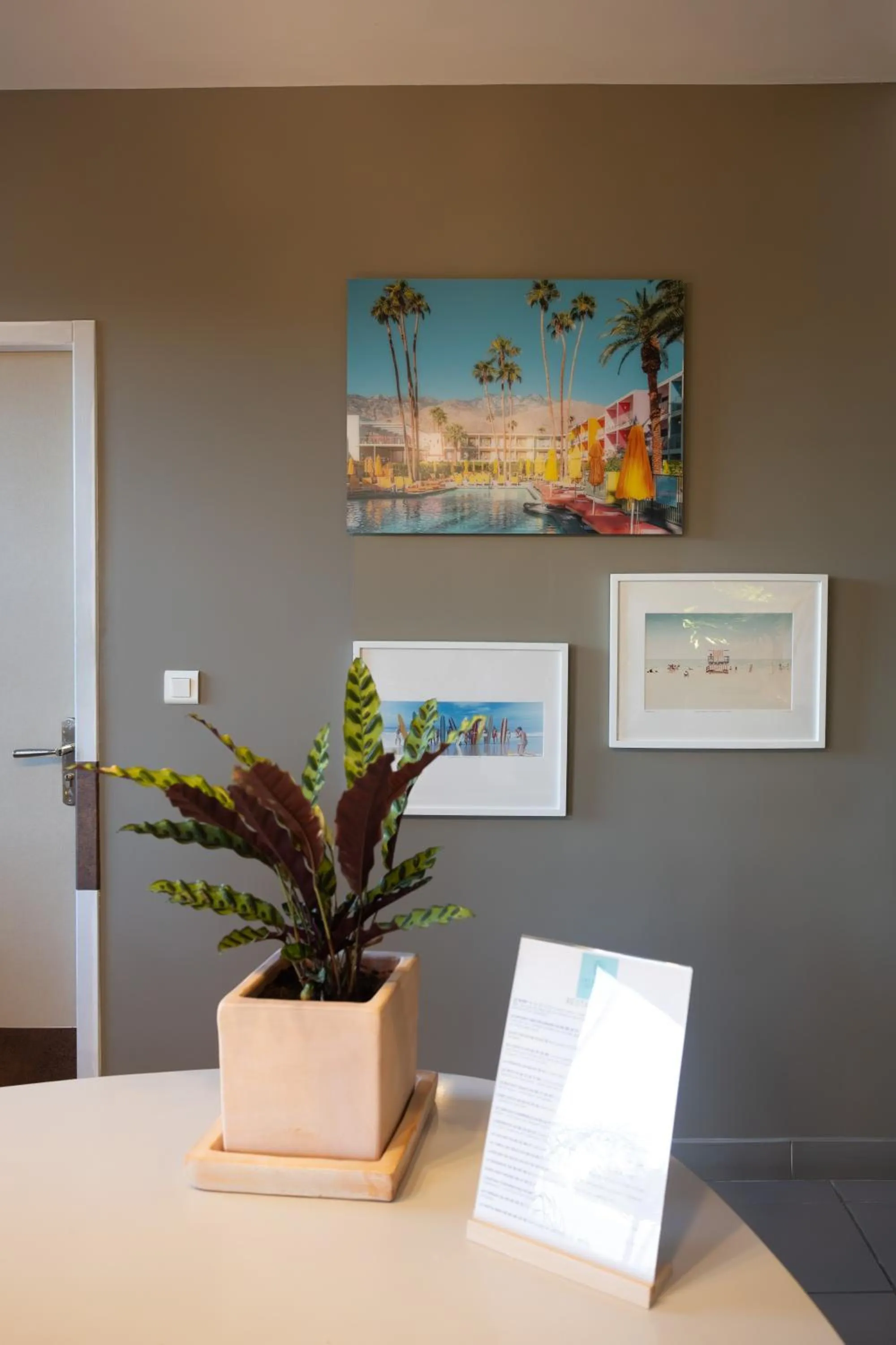 Decorative detail in Hôtel les jardins du canal - solaire eco reponsable - piscine - parking - garage - bornes électriques - accueil vélos - kids friendly