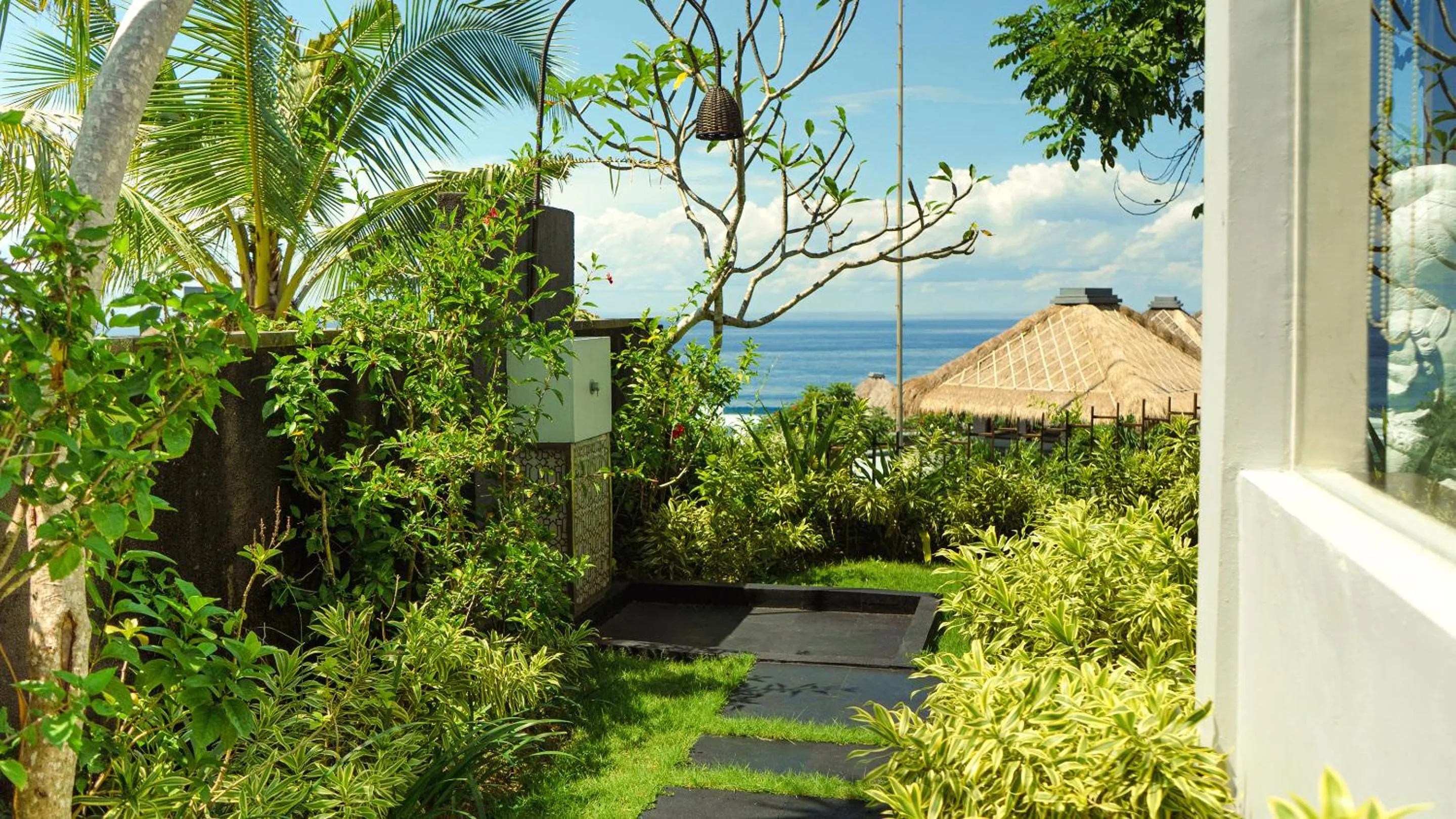 Garden in Samabe Bali Suites & Villas