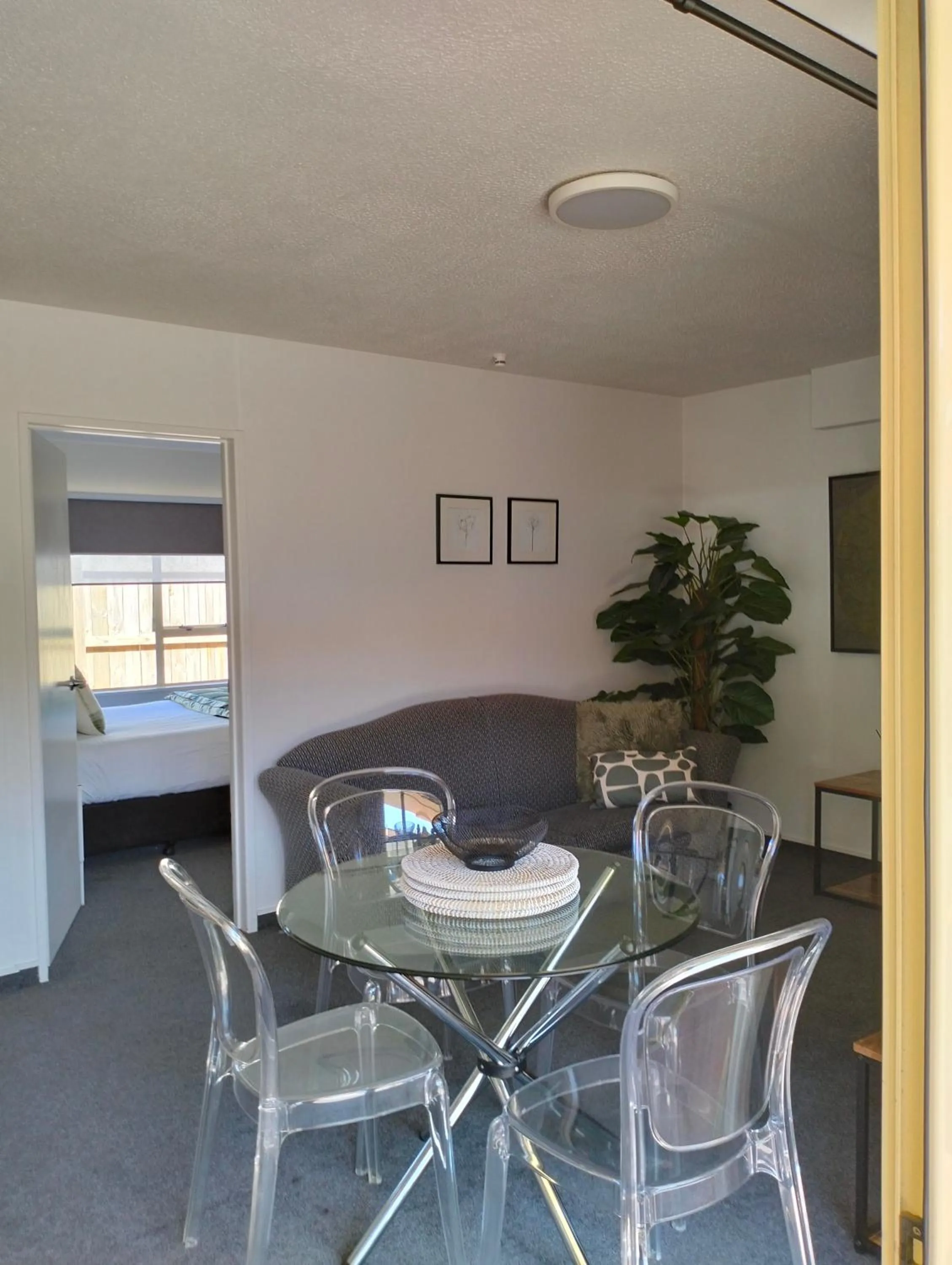 Dining area in Apex Motorlodge