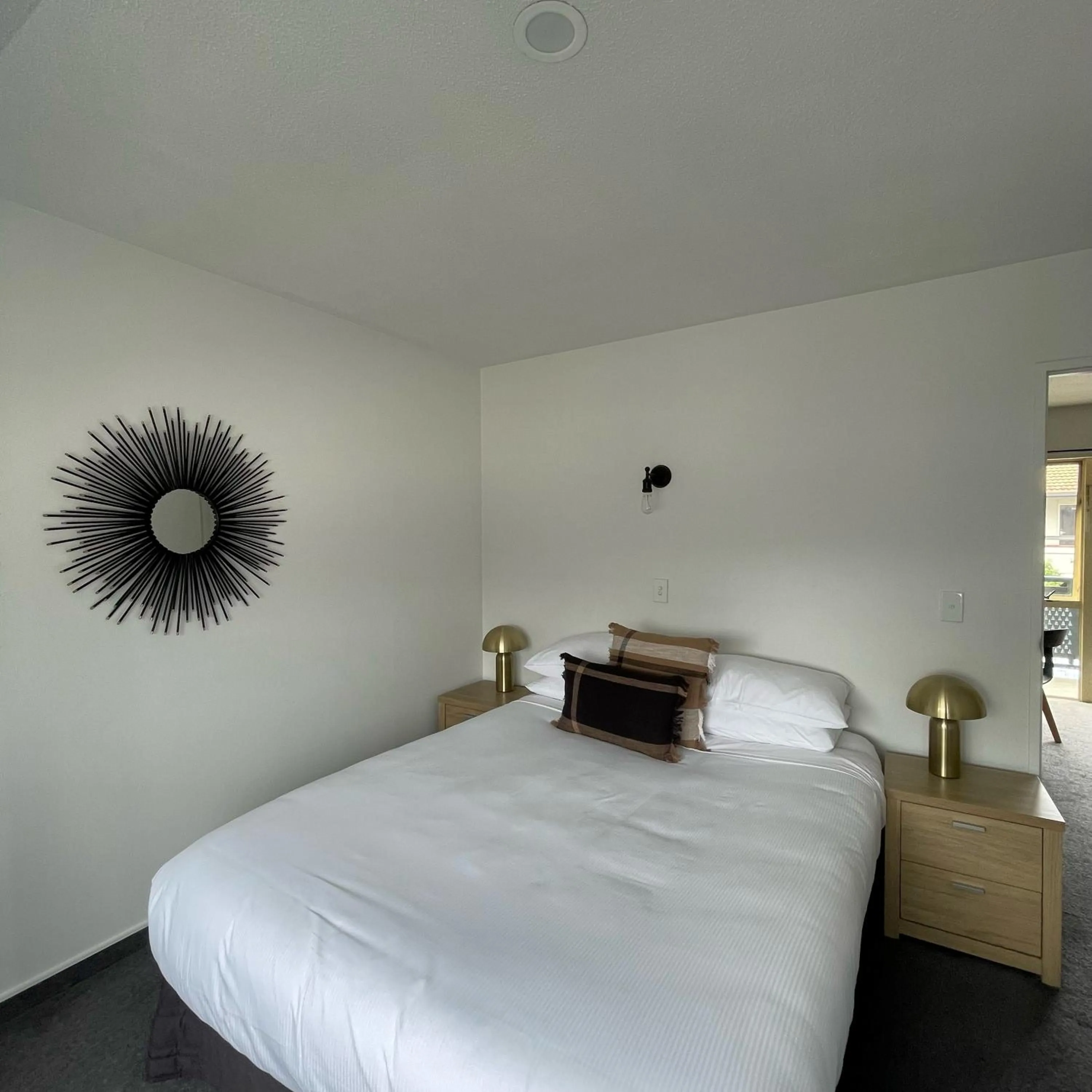 Bedroom, Bed in Apex Motorlodge