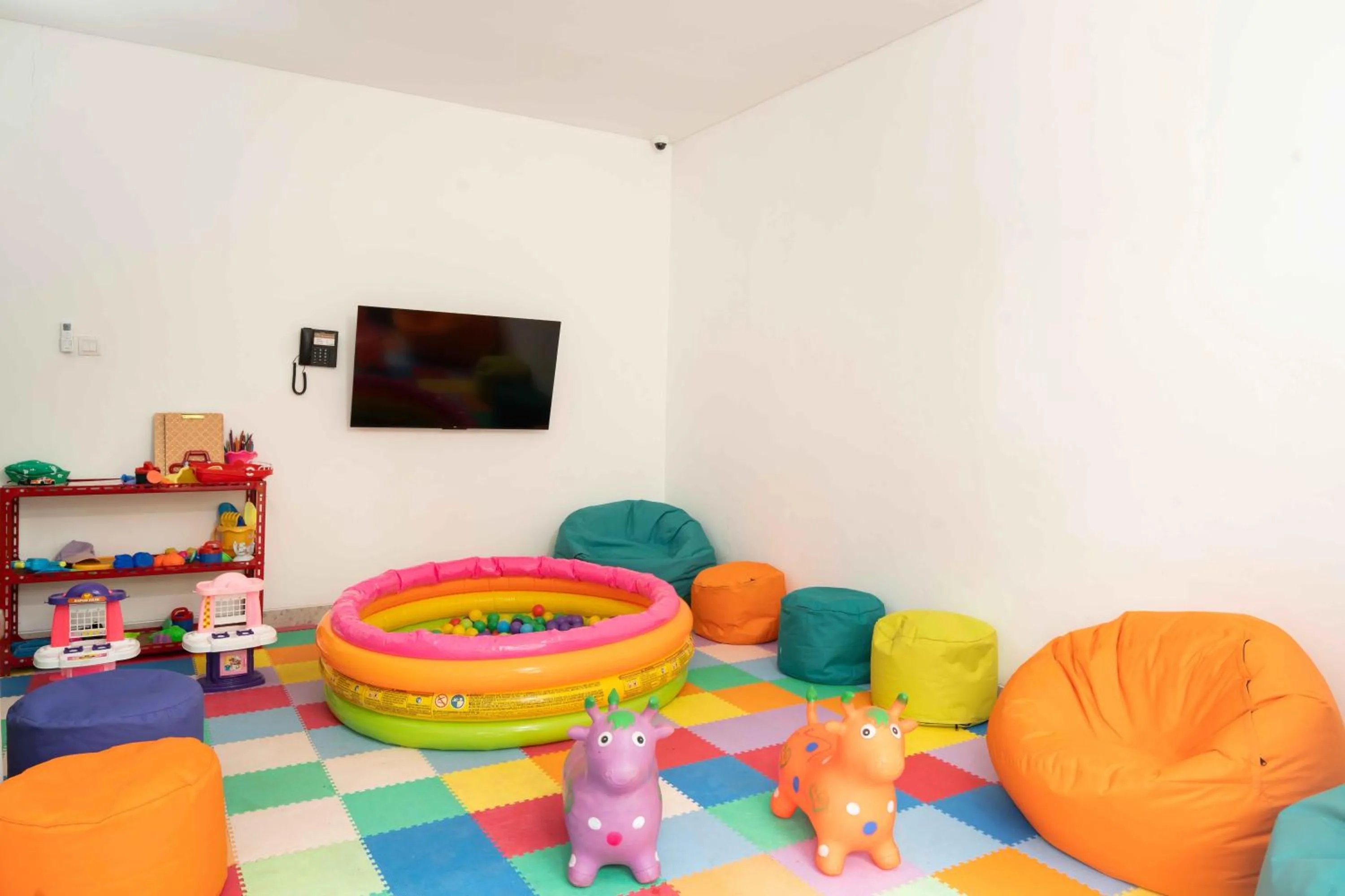 Kids's club in Jambuluwuk Oceano Gili Trawangan