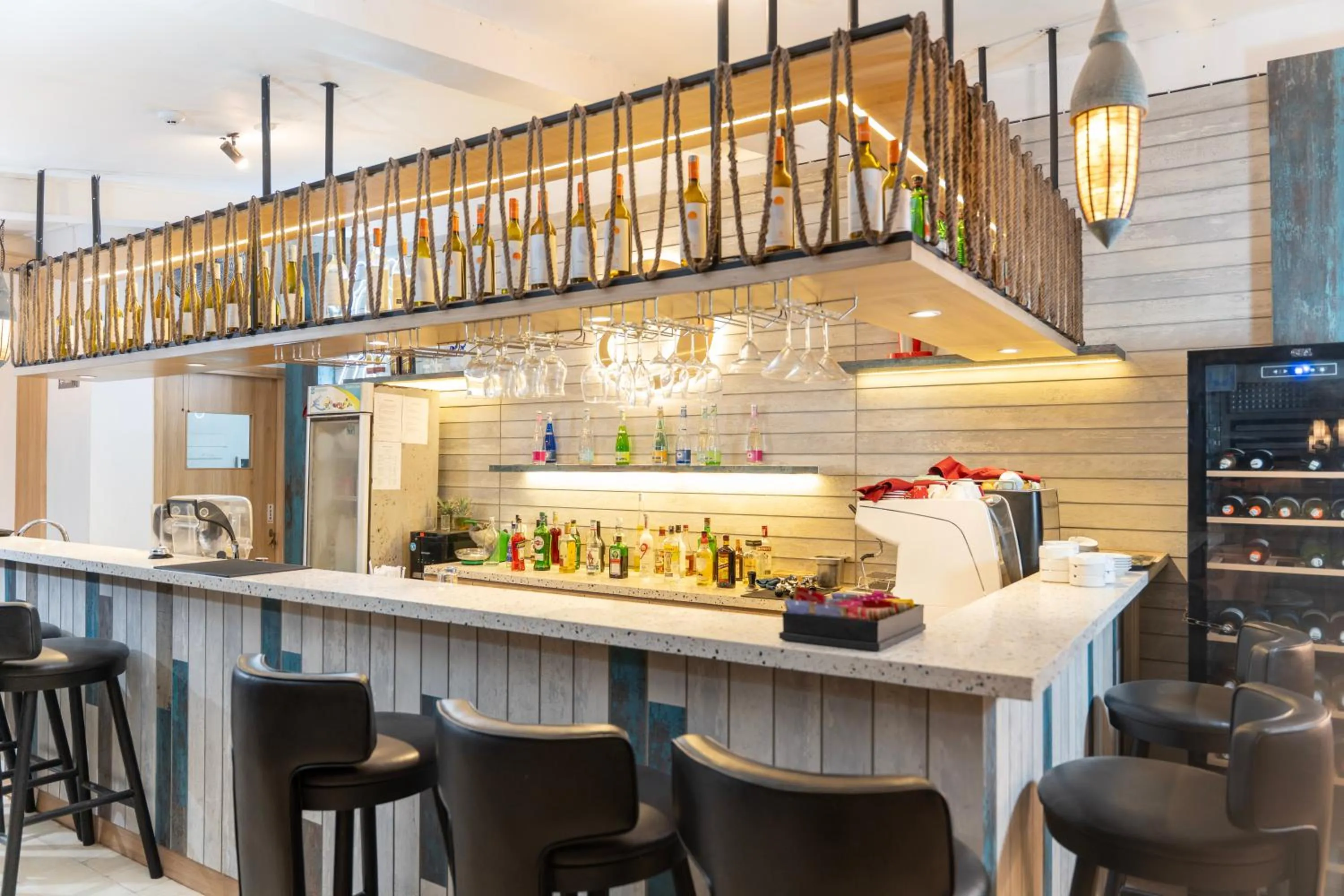 Lounge or bar in Jambuluwuk Oceano Gili Trawangan