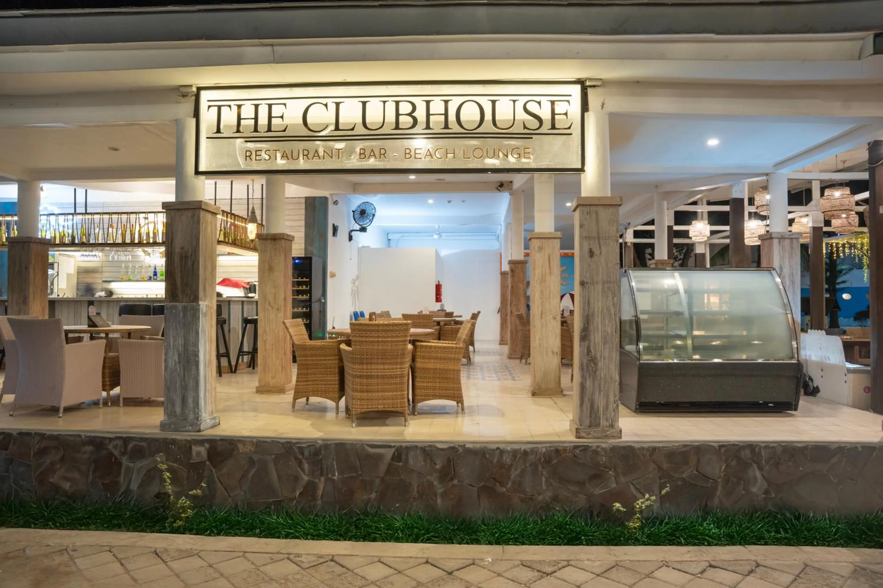 Restaurant/places to eat in Jambuluwuk Oceano Gili Trawangan