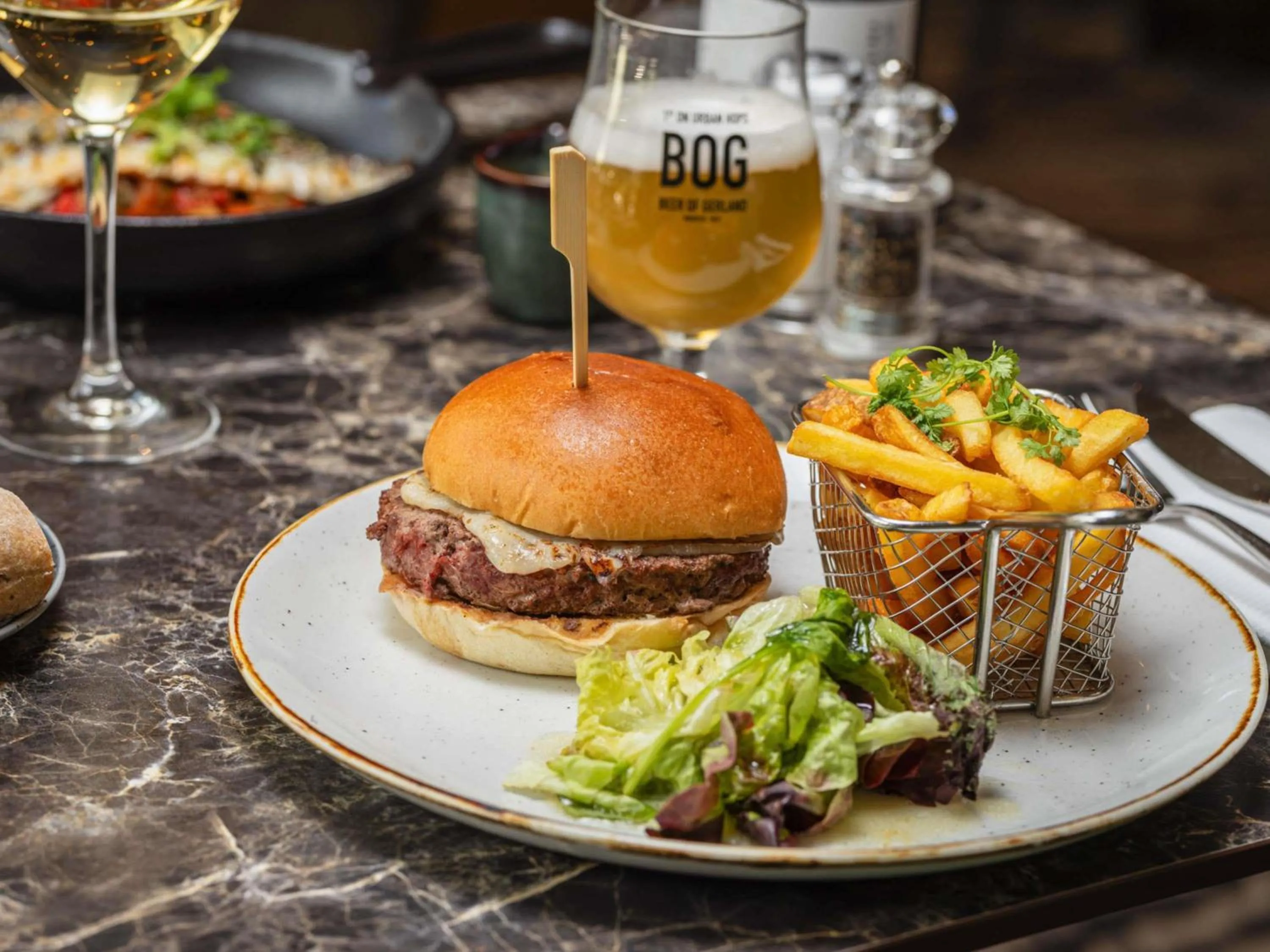 Restaurant/places to eat in Novotel Lyon Gerland Musée des Confluences