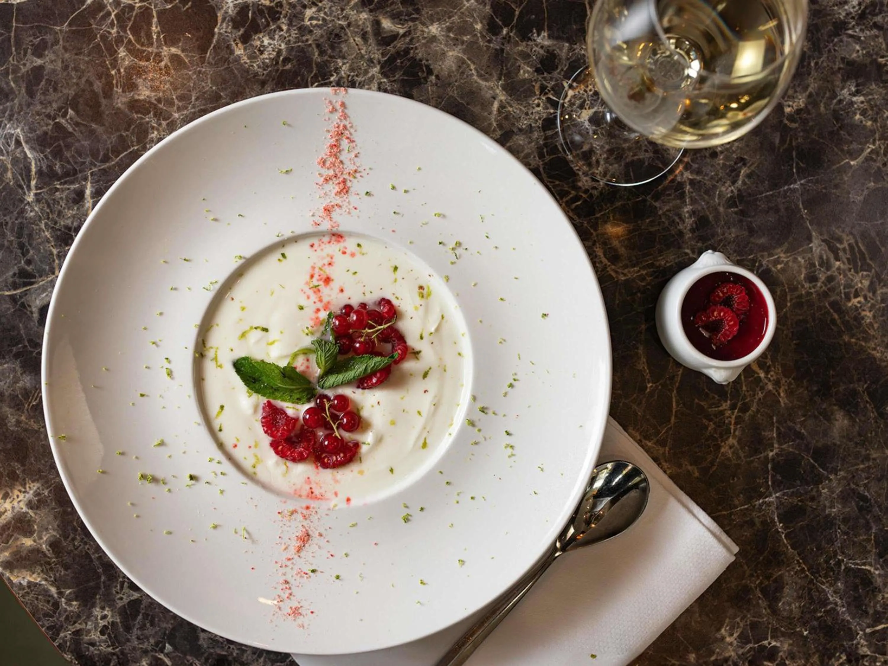 Restaurant/places to eat in Novotel Lyon Gerland Musée des Confluences