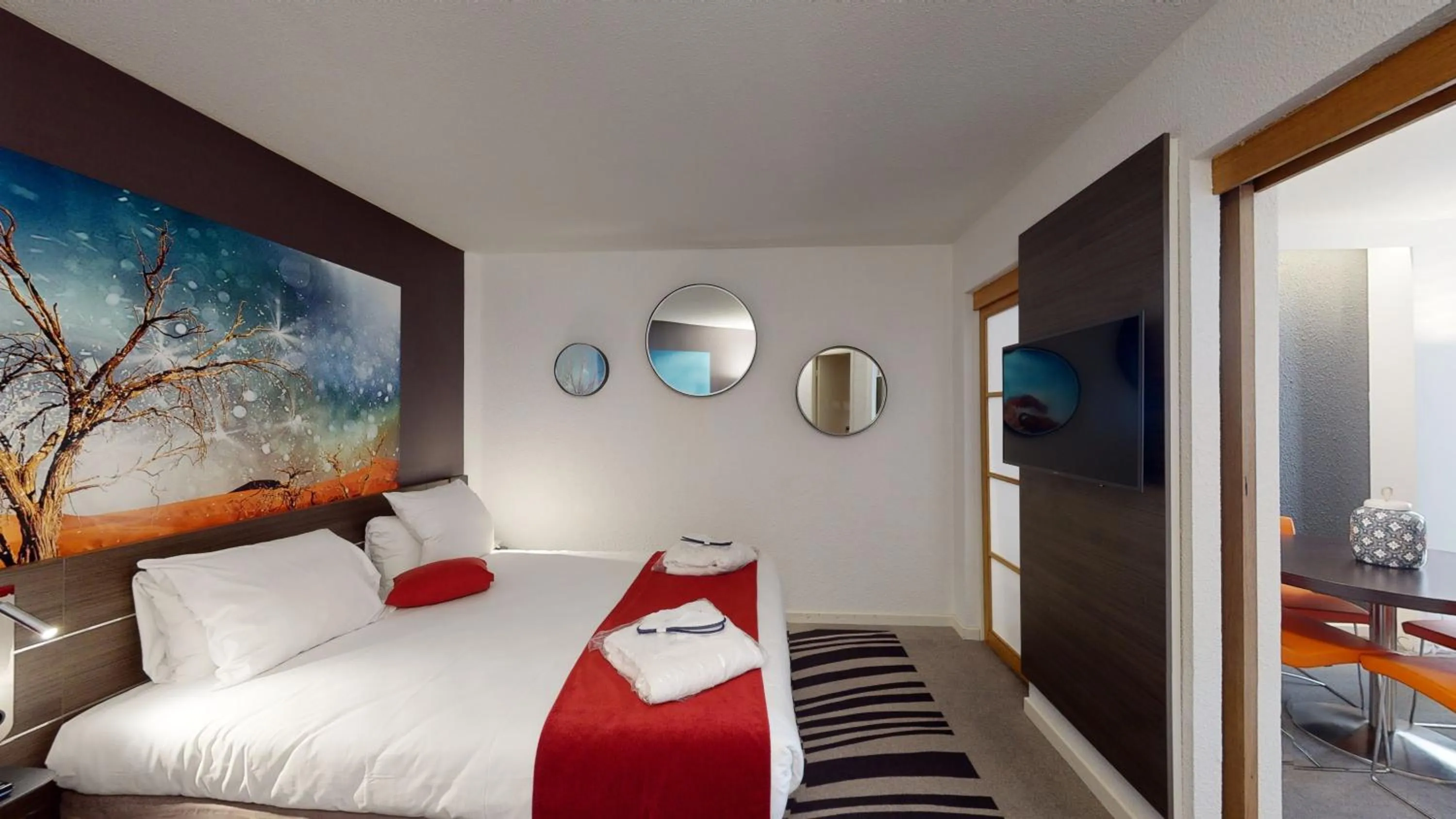 Bedroom, Bed in Novotel Lyon Gerland Musée des Confluences