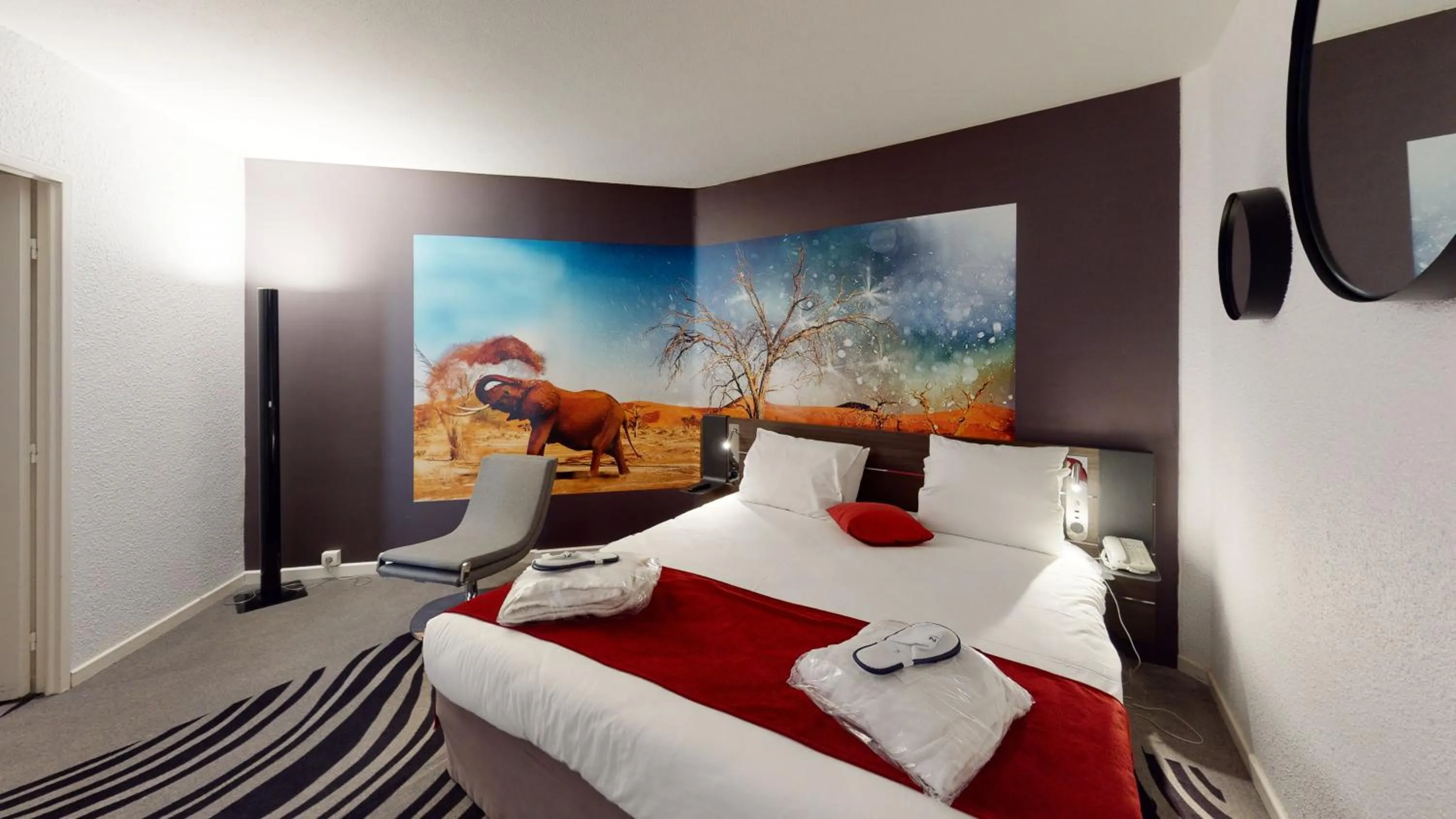 Bedroom, Bed in Novotel Lyon Gerland Musée des Confluences