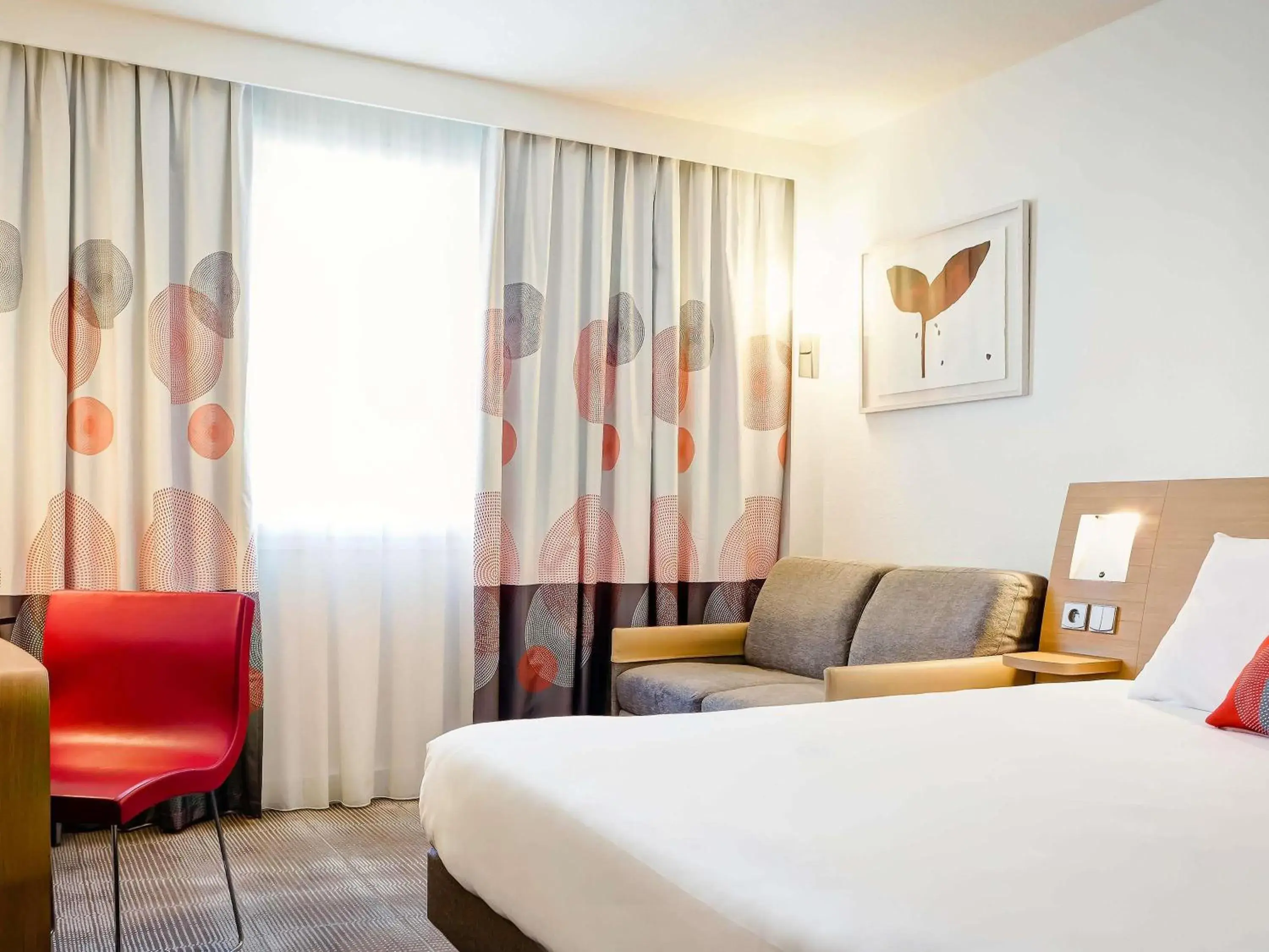 Classic Double Room with Sofa in Novotel Lyon Gerland Musée des Confluences Classic Double Room with Sofa in Novotel Lyon Gerland Musée des Confluences