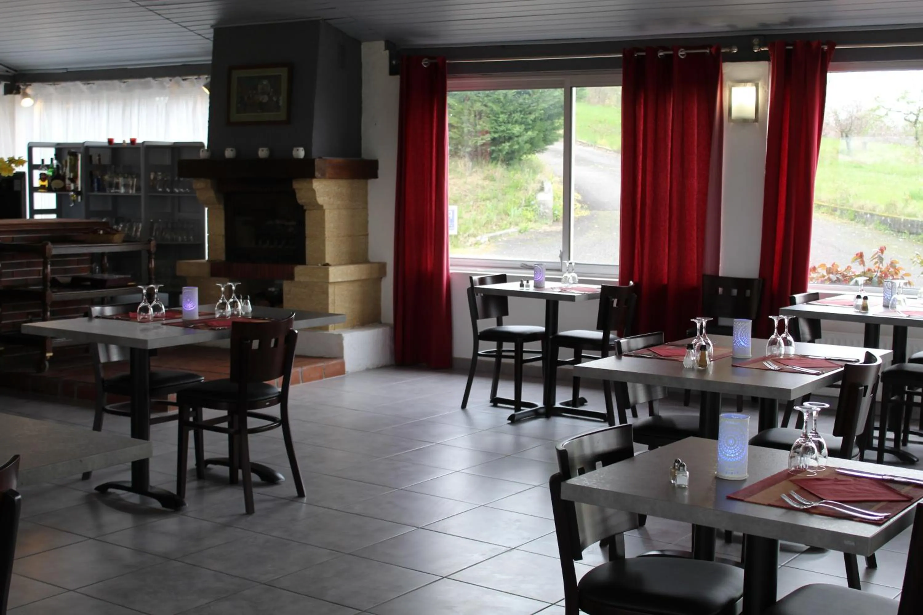Restaurant/places to eat in Logis des Crêtes de Pignols